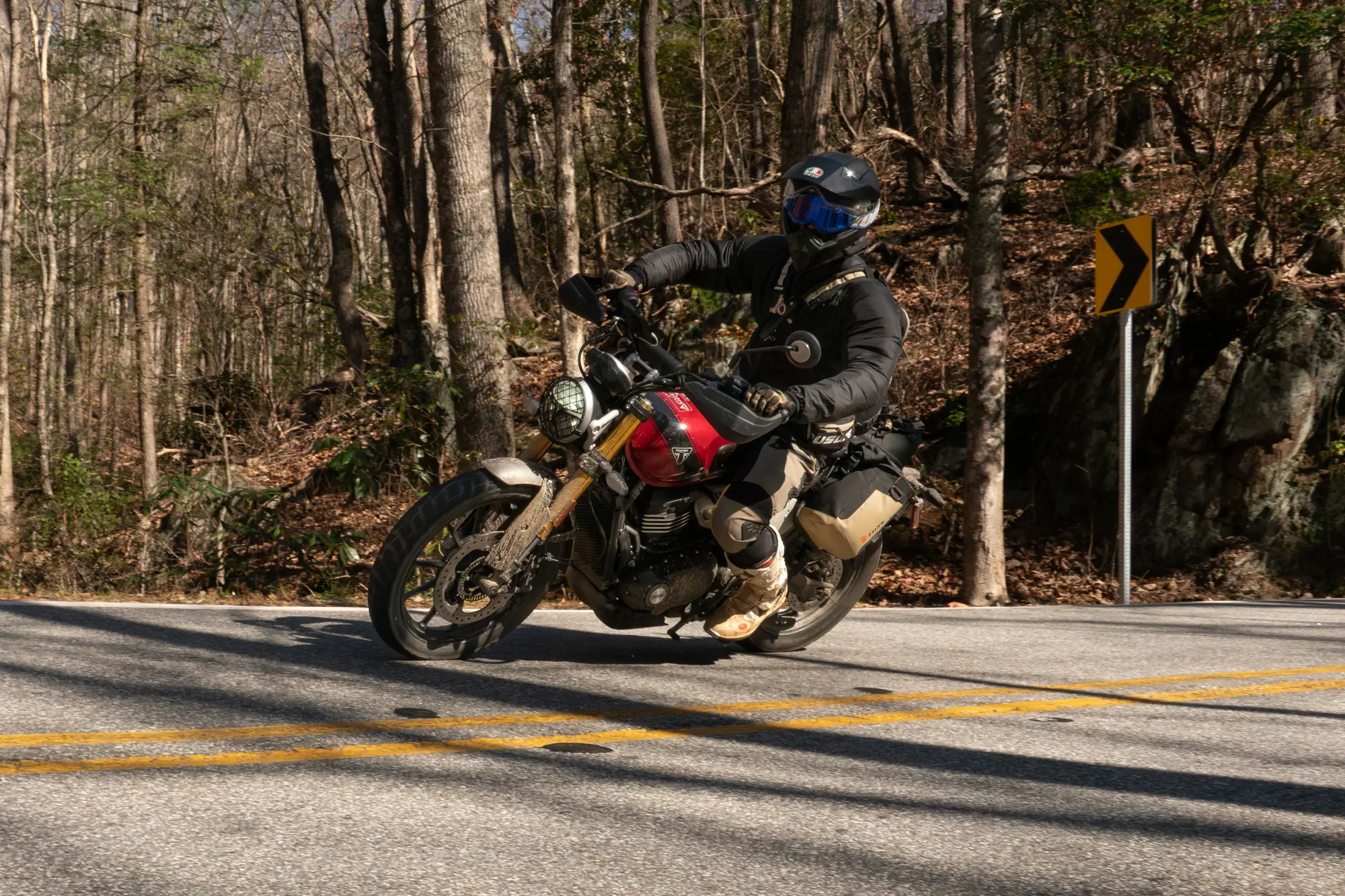 riding triumph scrambler 400 x