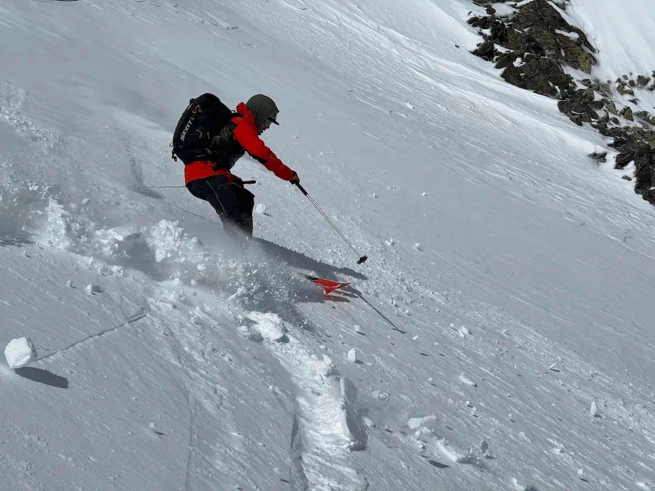 man skiing with scott patrol e2 30 kit pack