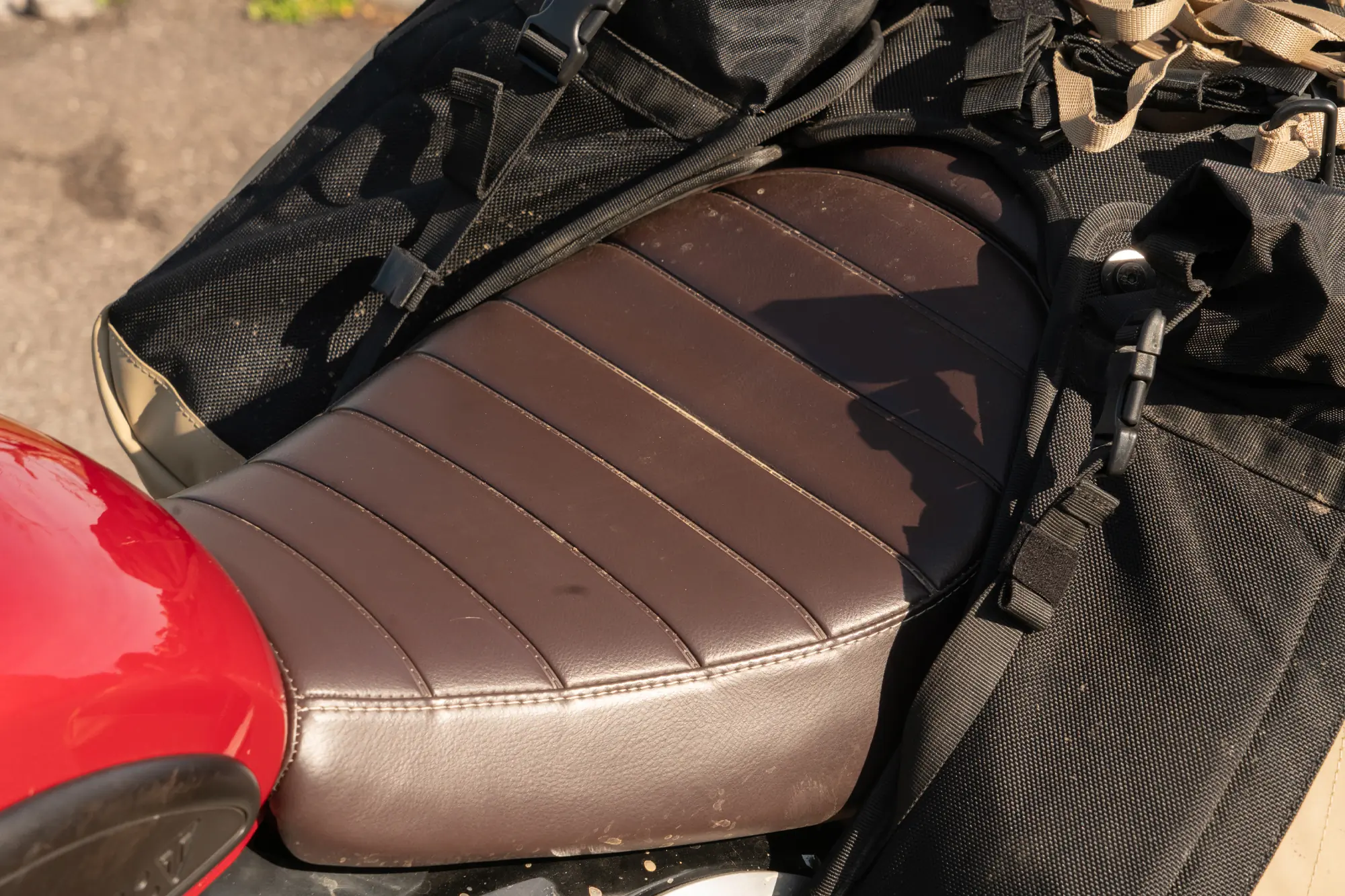 triumph scrambler 400 x saddle
