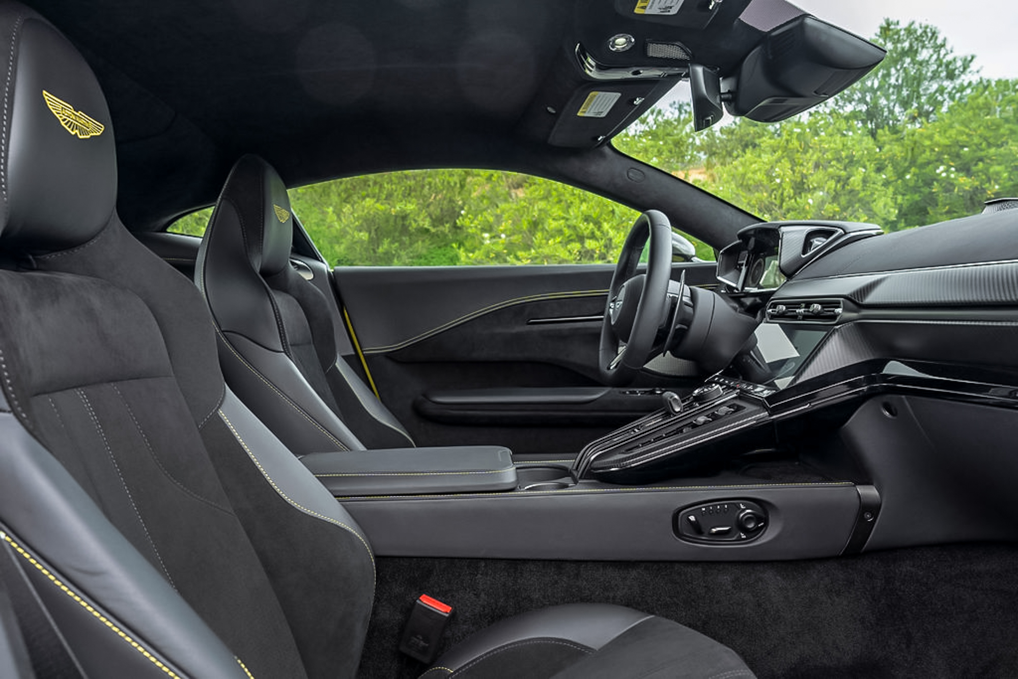 2025 Aston Martin Vantage