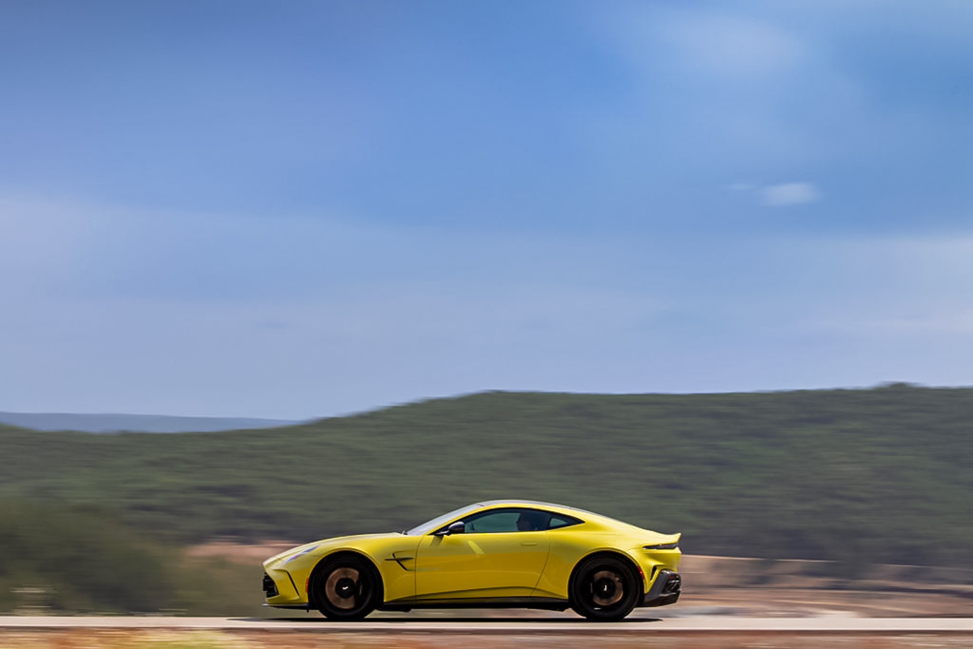 2025 Aston Martin Vantage