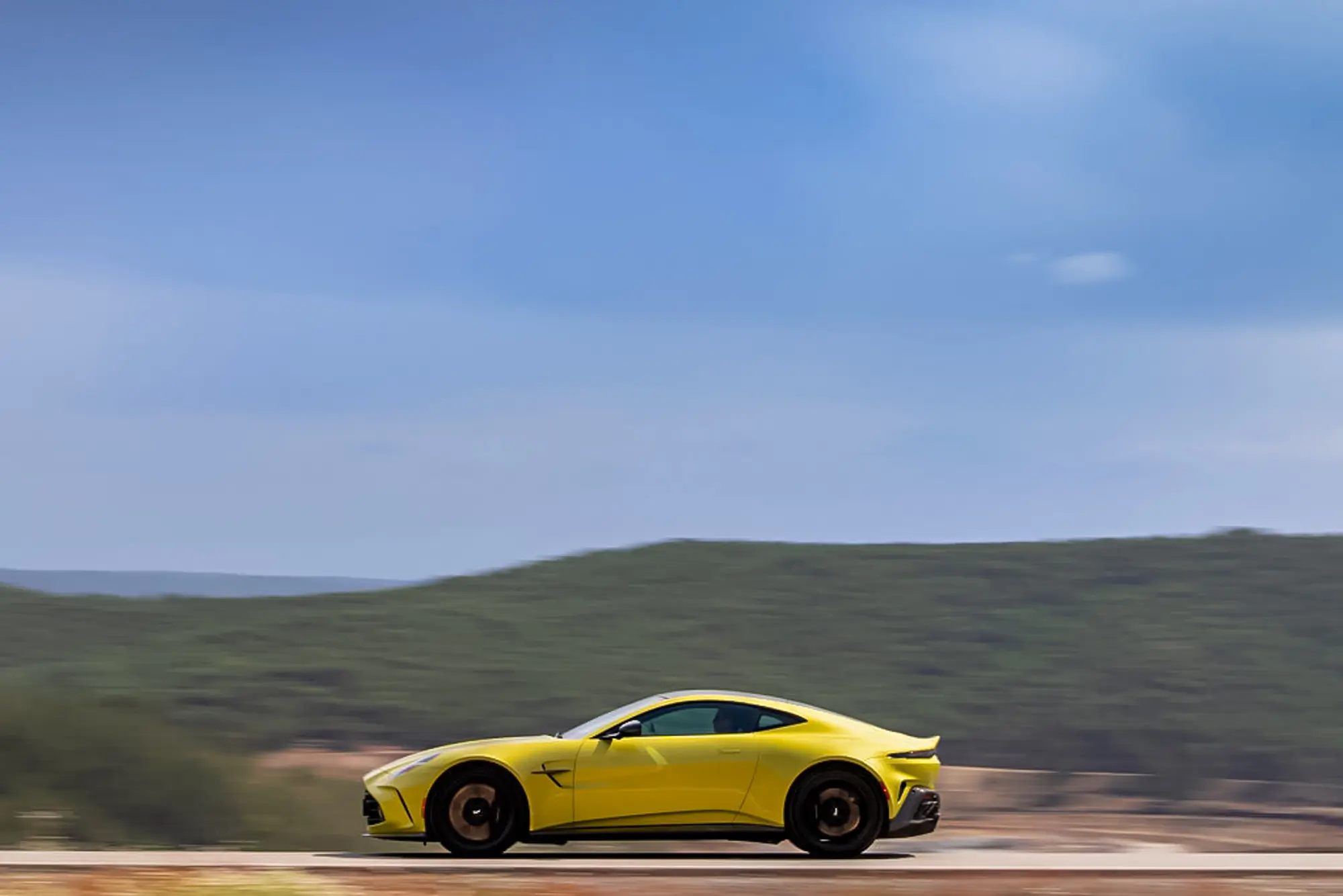 2025 Aston Martin Vantage