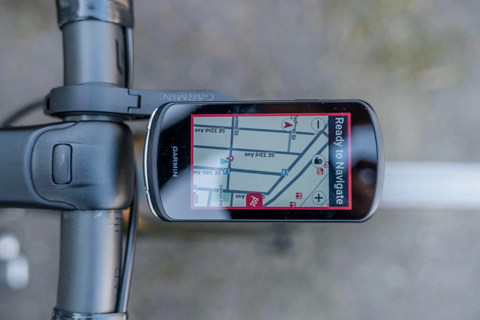 Showing a map on the large screen on the Garmin Edge 1040 bike computer