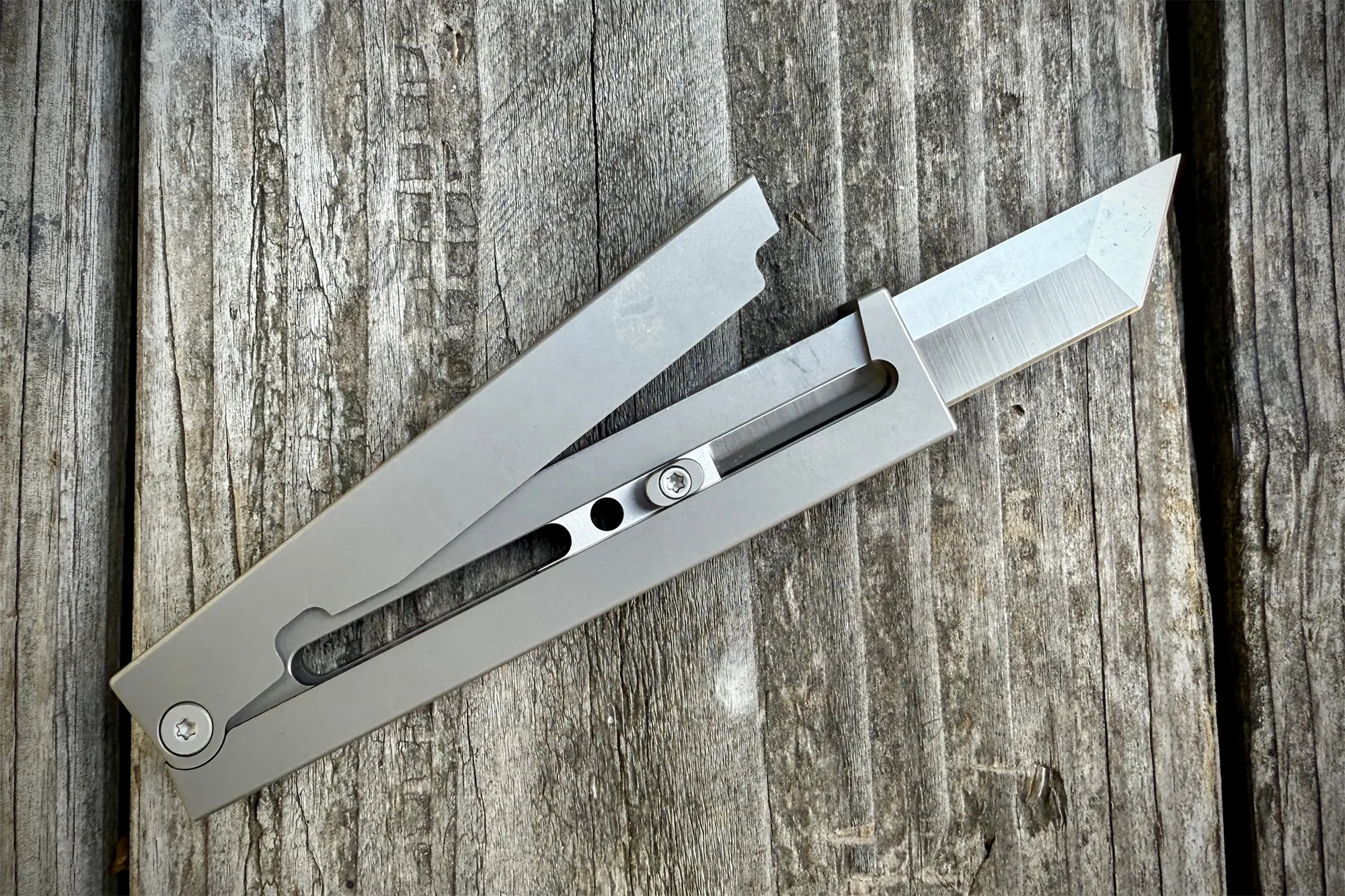 GRAVITY 【LANCE】 DailyCarryCo. TiSlide Gravity Knife Review | GearJunkie Tested