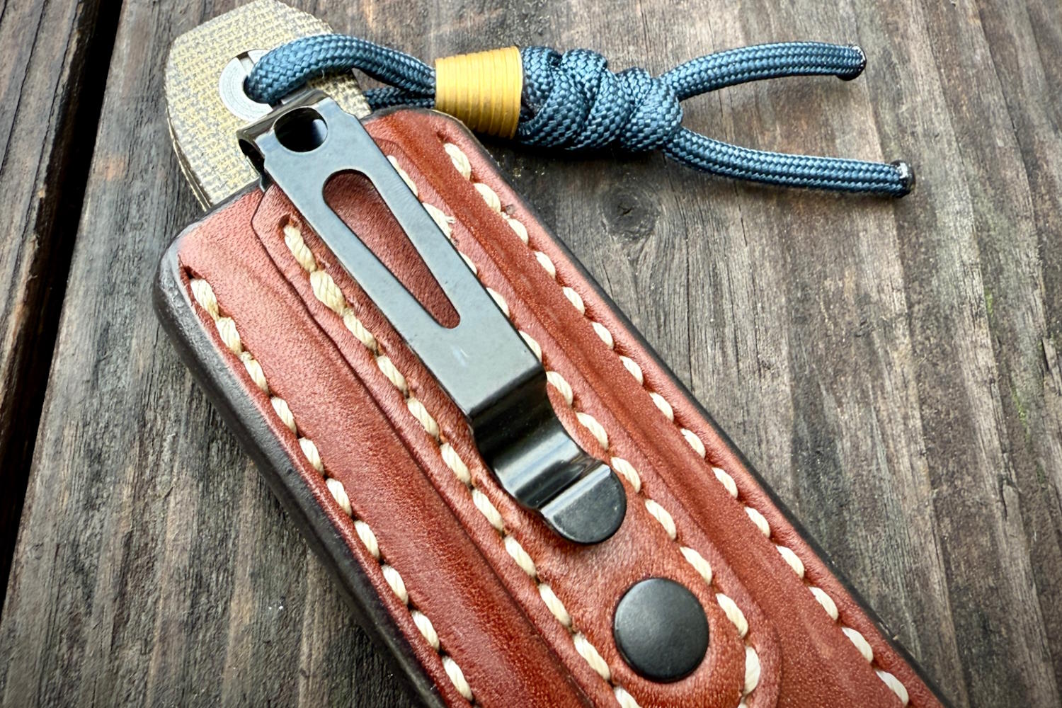 Closeup of the Knafs Lander 4 Pocket Sheath