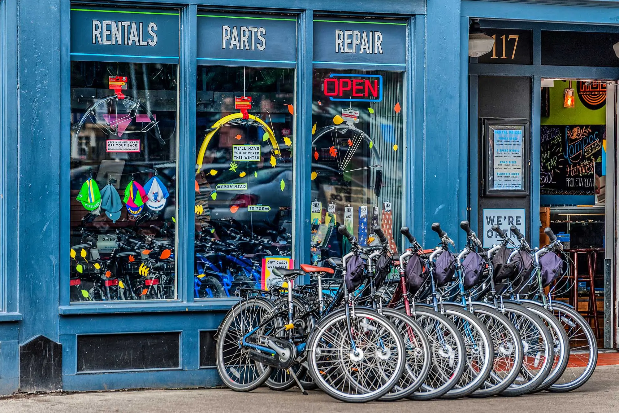 Portland,,Oregon,usa,-,October,8,,2016:,A,Bike,Shop,Store