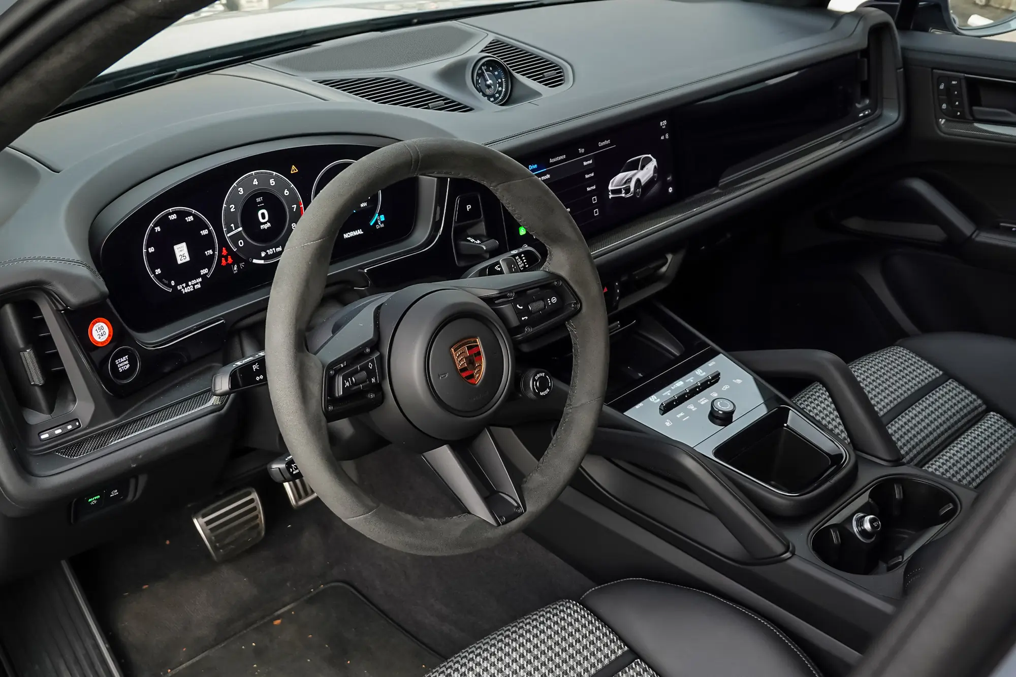 2025 Porsche Cayenne GTS Coupe