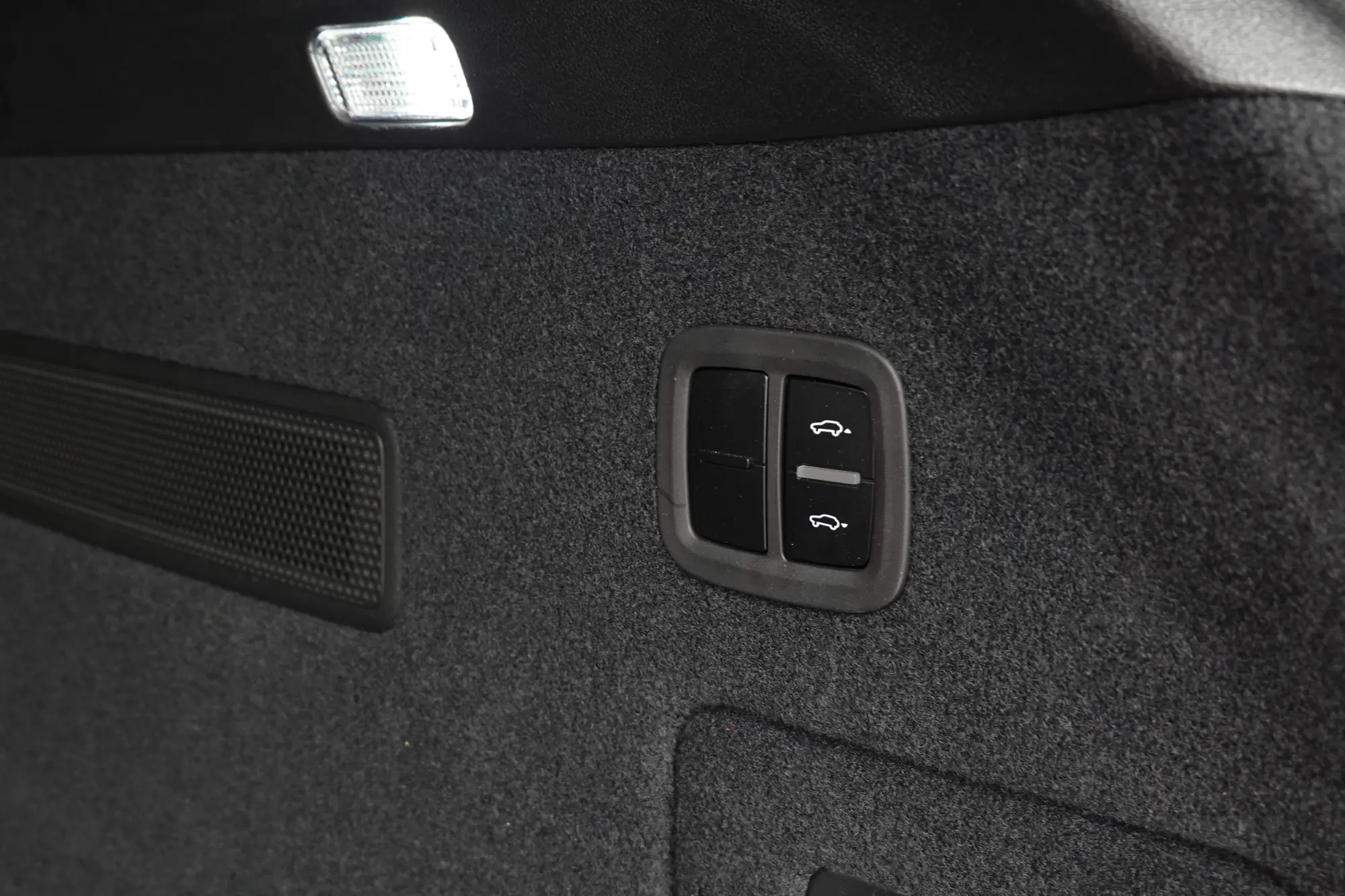 2025 Porsche Cayenne GTS Coupe