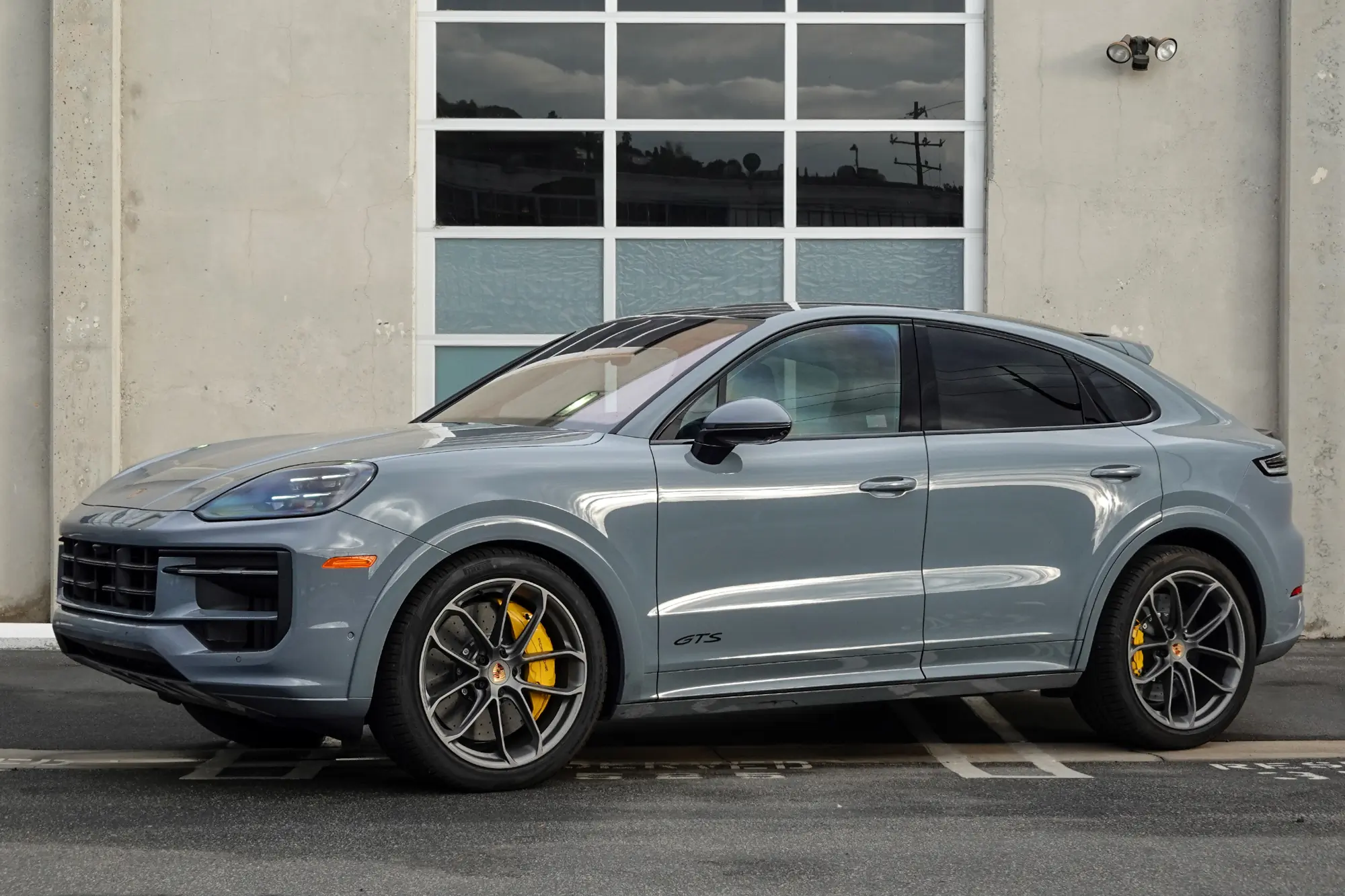 2025 Porsche Cayenne GTS Coupe