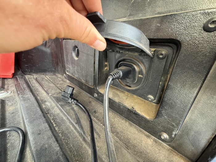 CFX 55 plugs into a bed-mounted 120V/400W AC outlet