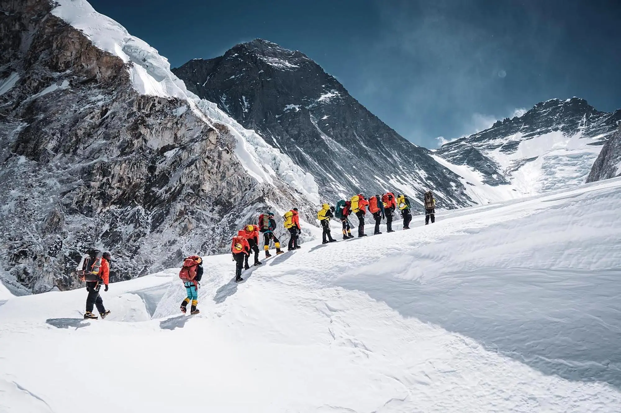 sherpas-to-summit everest