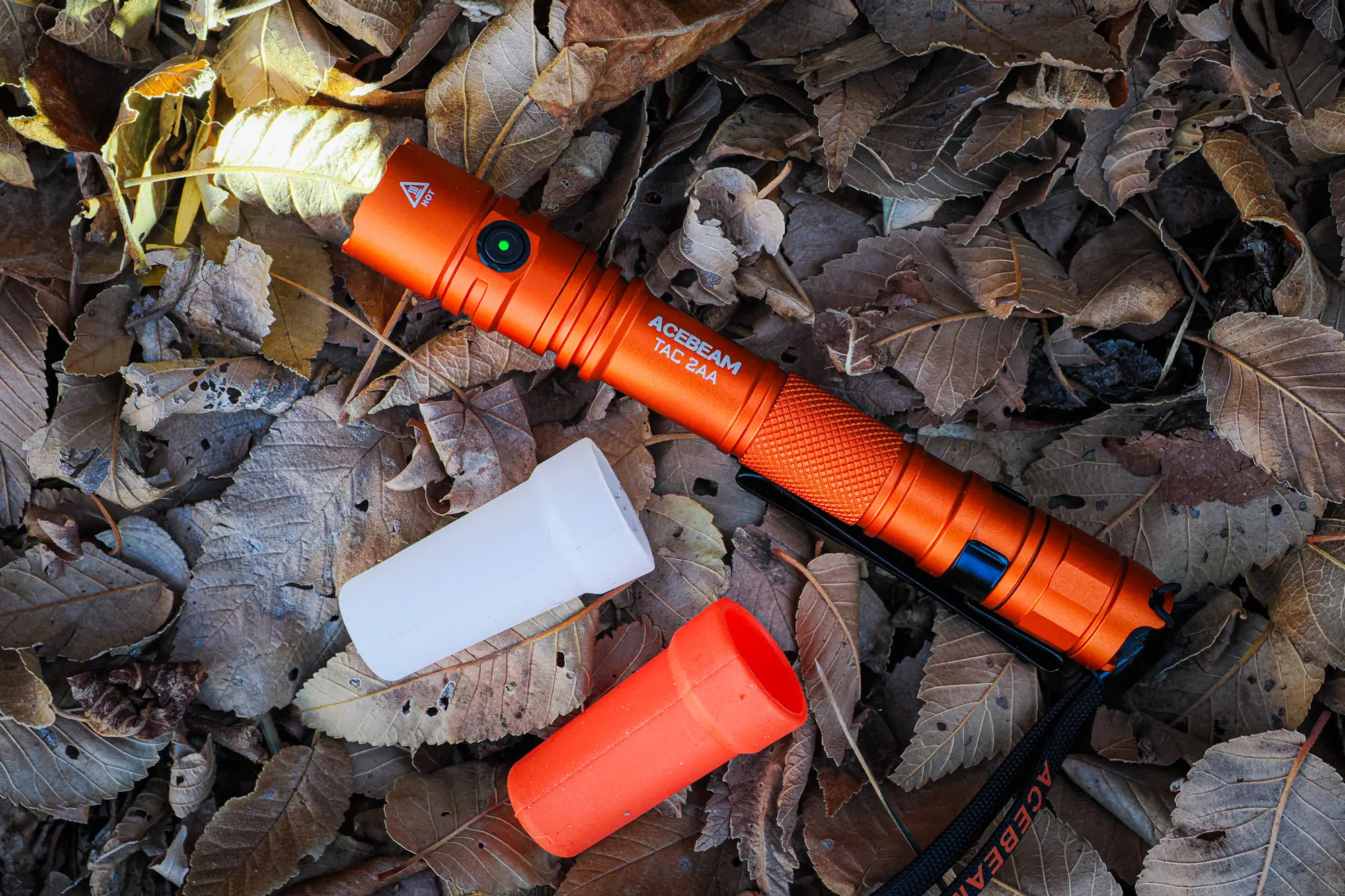 ACEBEAM TAC 2AAと、SHADOW- HAWK2本(ほぼ未使用) ACEBEAM TAC 2AAと、SHADOW- HAWK2本(ほぼ未使用) ACEBEAM TAC