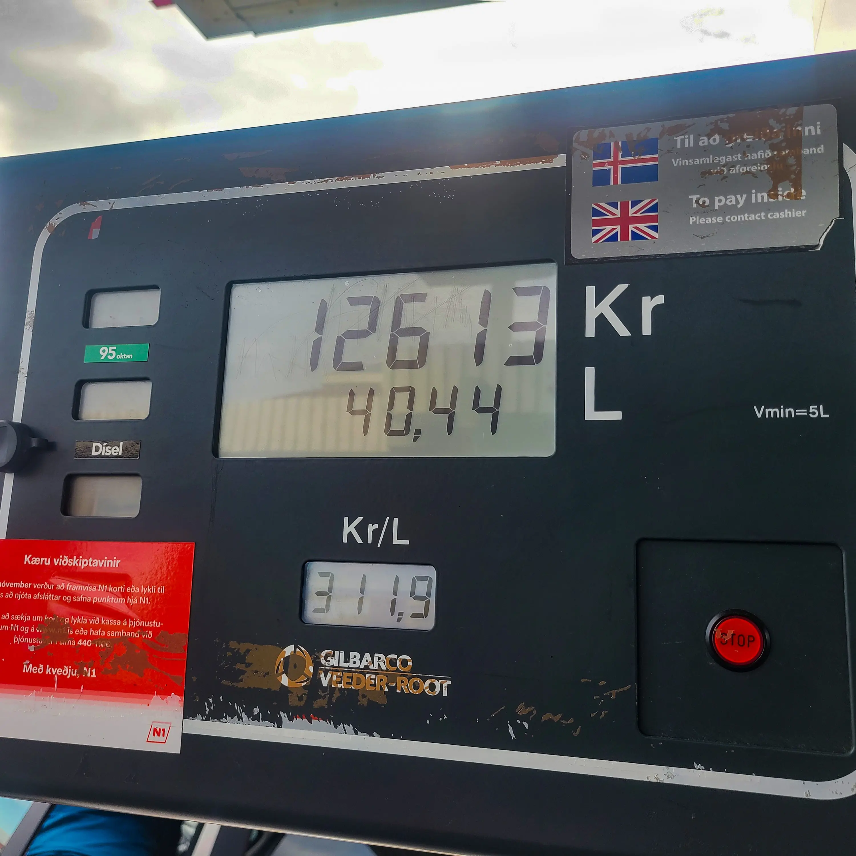 Confusing Icelandic Gas Pump