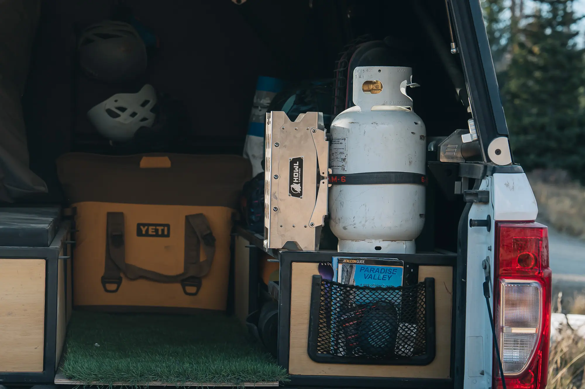 Howl R1 in transport mode strapped to an 11-pound propane tank