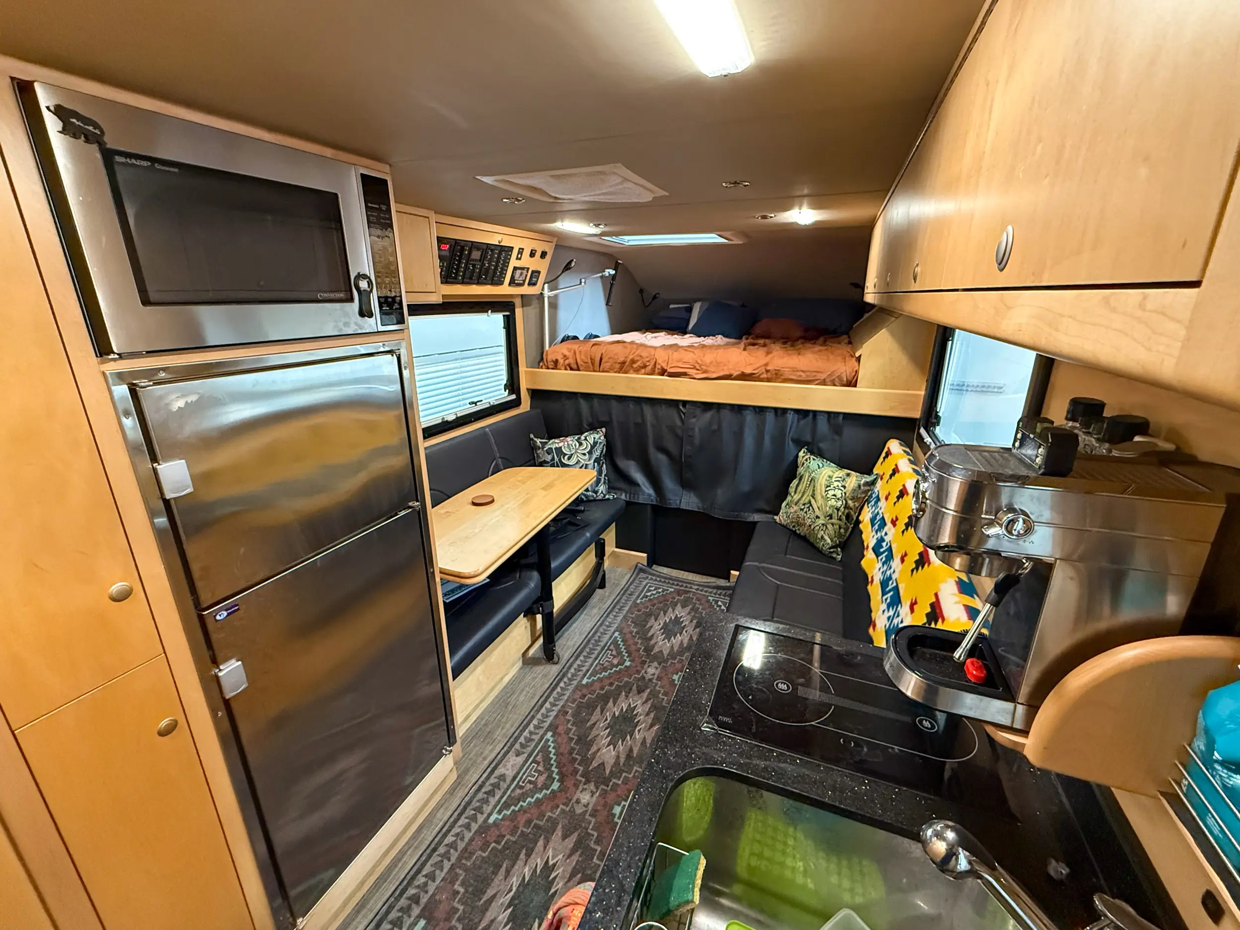 EarthRoamer XV-LTS Interior