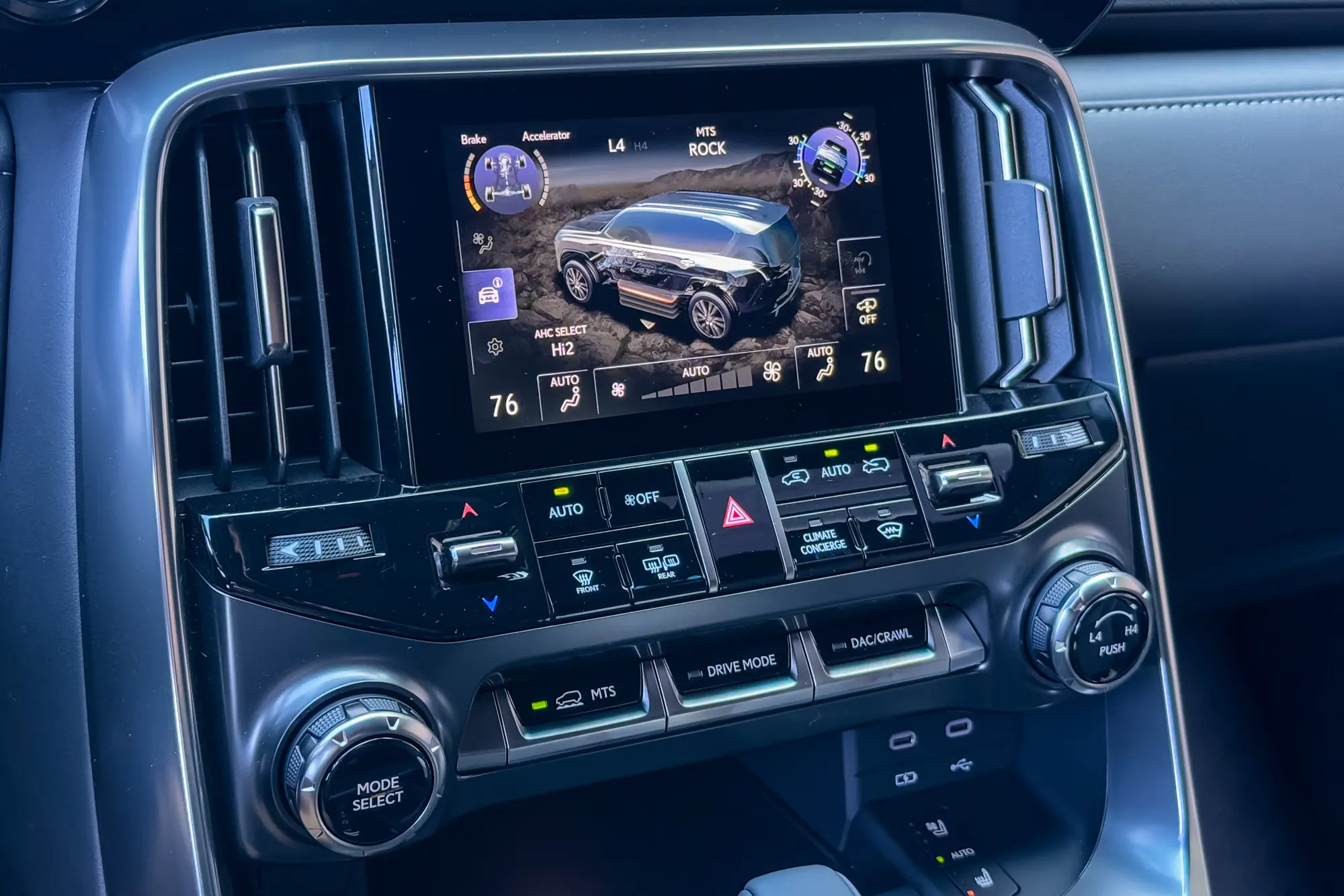 2025 Lexus LX 700h Overtrail