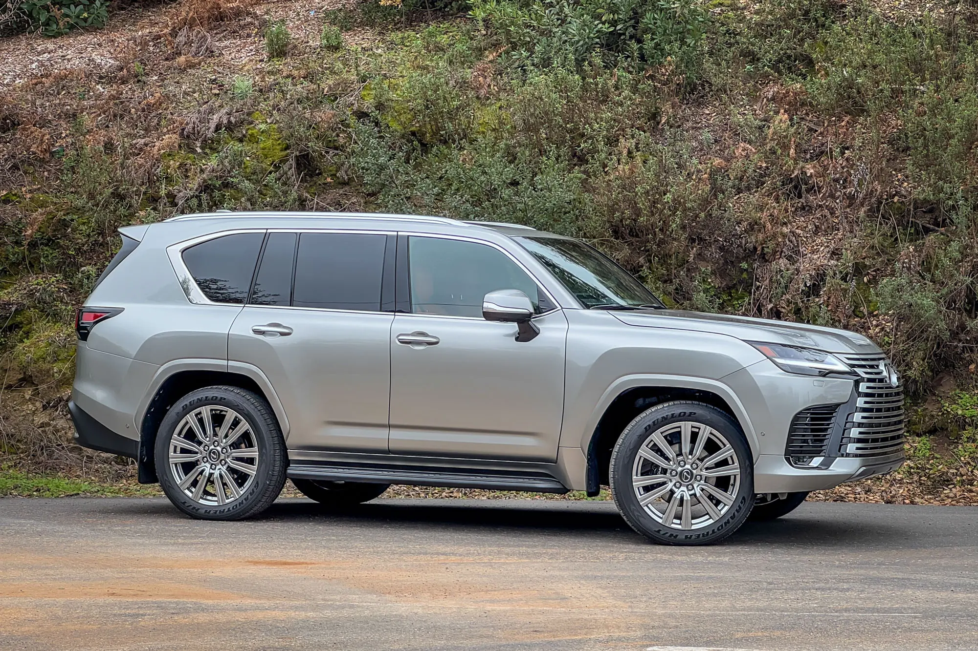 2025 Lexus LX 700h Ultra