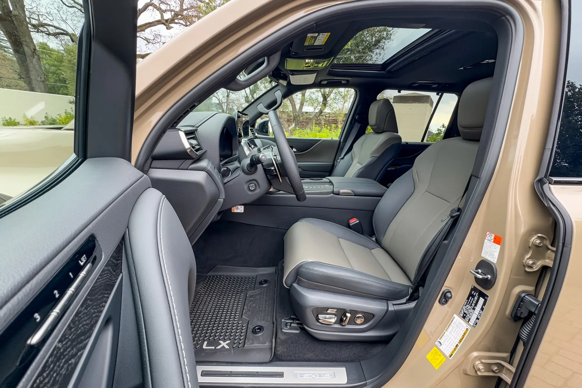 2025 Lexus LX 700h Overtrail