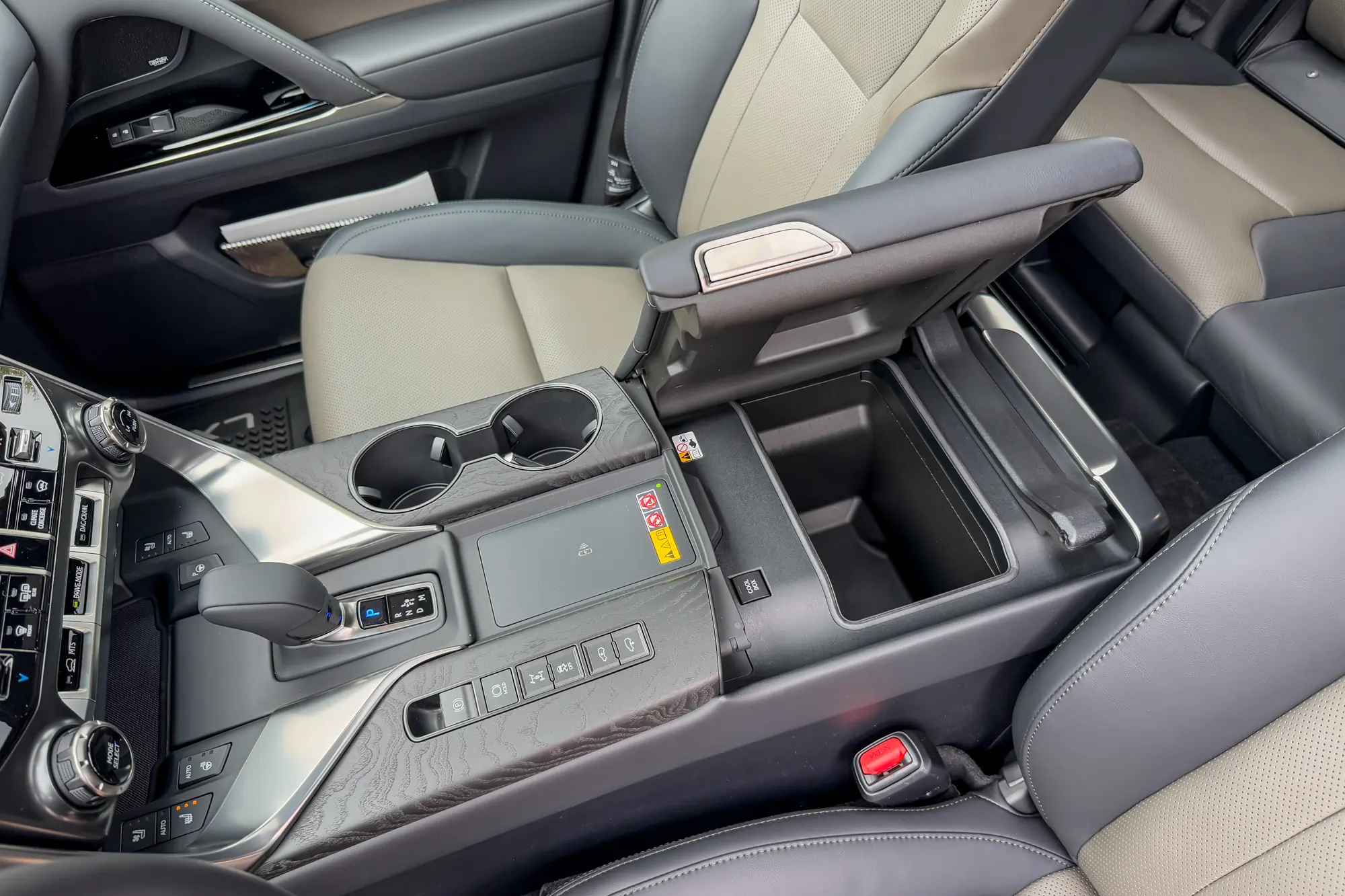 2025 Lexus LX 700h Overtrail