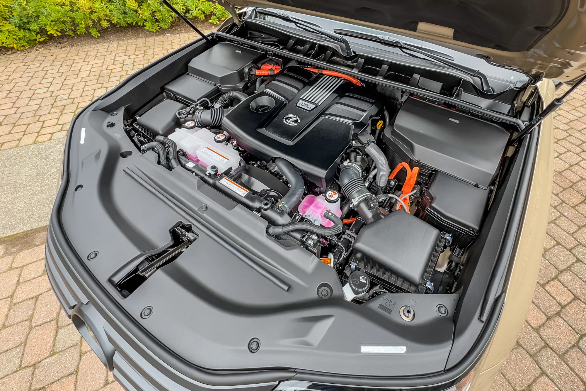 2025 Lexus LX 700h Overtrail