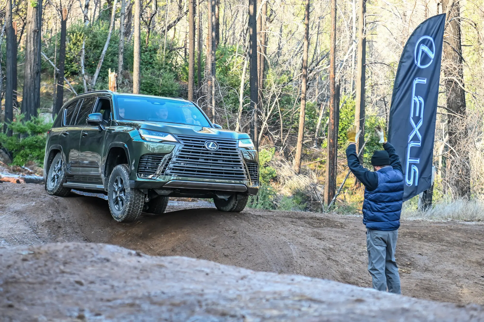 2025 Lexus LX 700h Overtrail