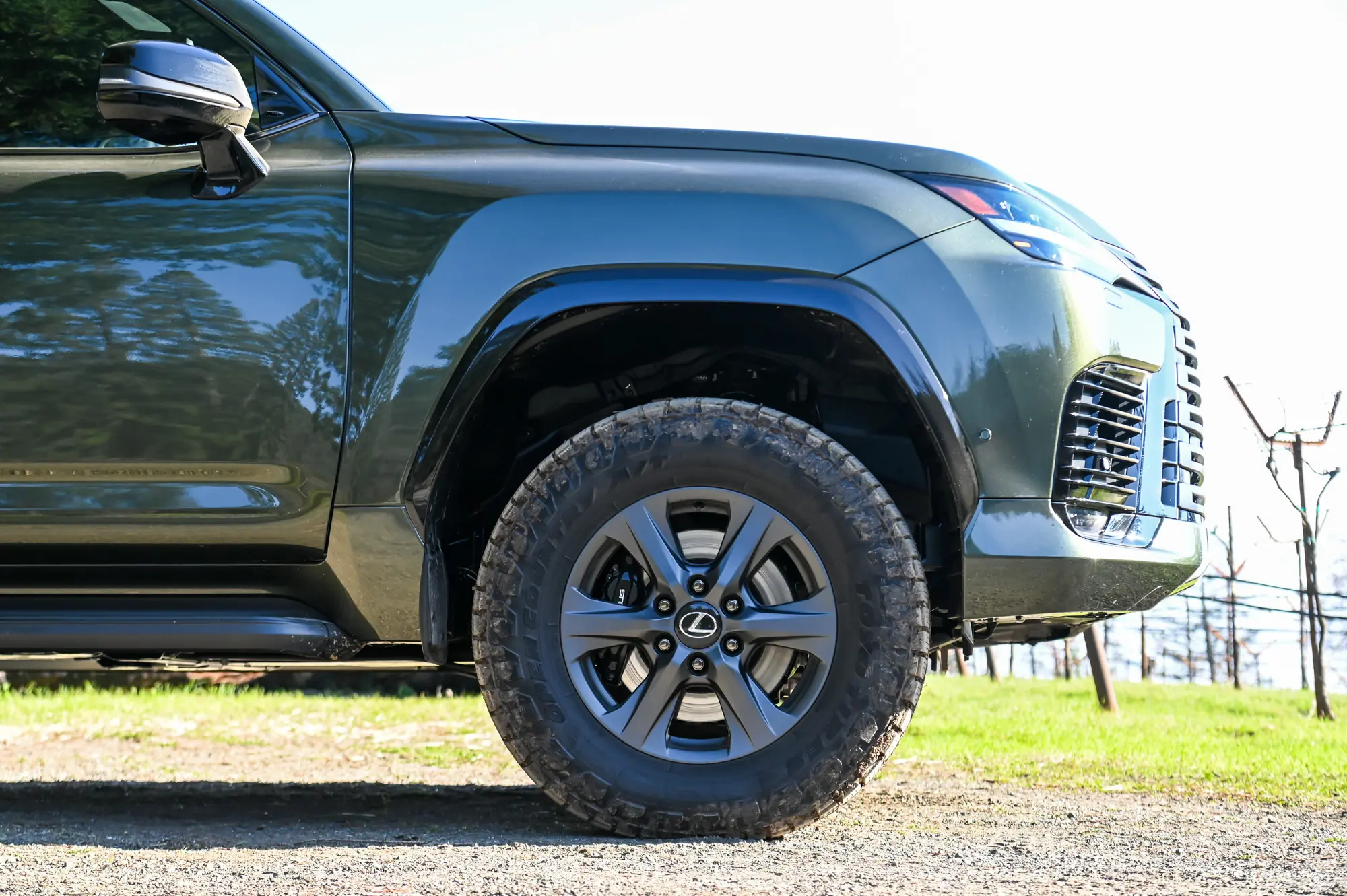 2025 Lexus LX 700h Overtrail