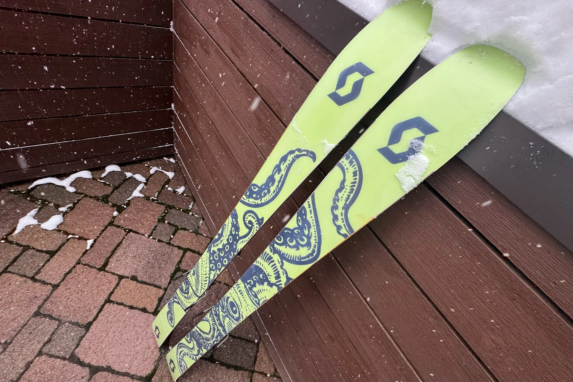 A close-up of the Scott SEA 108 ski bases with an eye-catching design