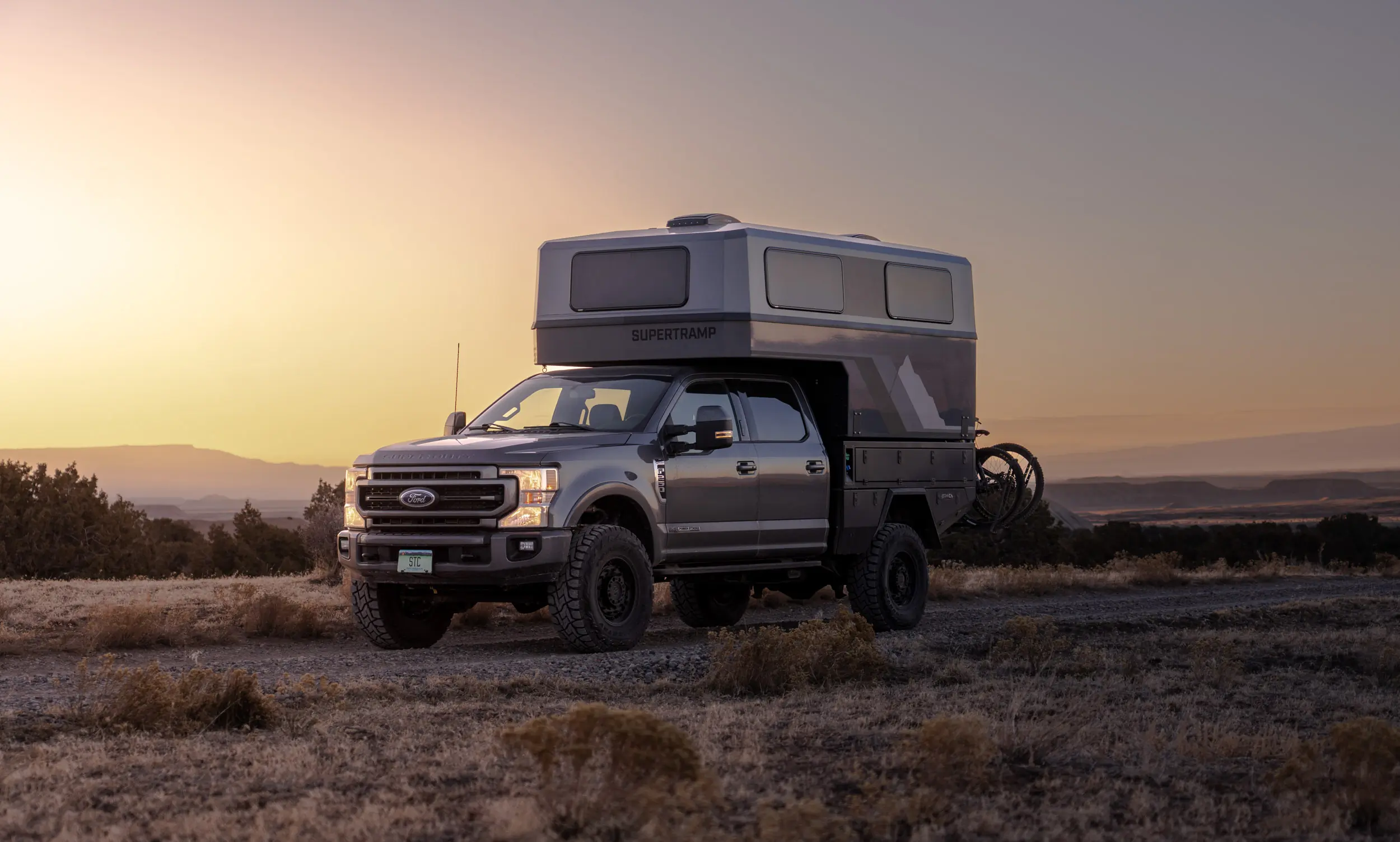 Supertramp HT Slide in Hard Side Camper