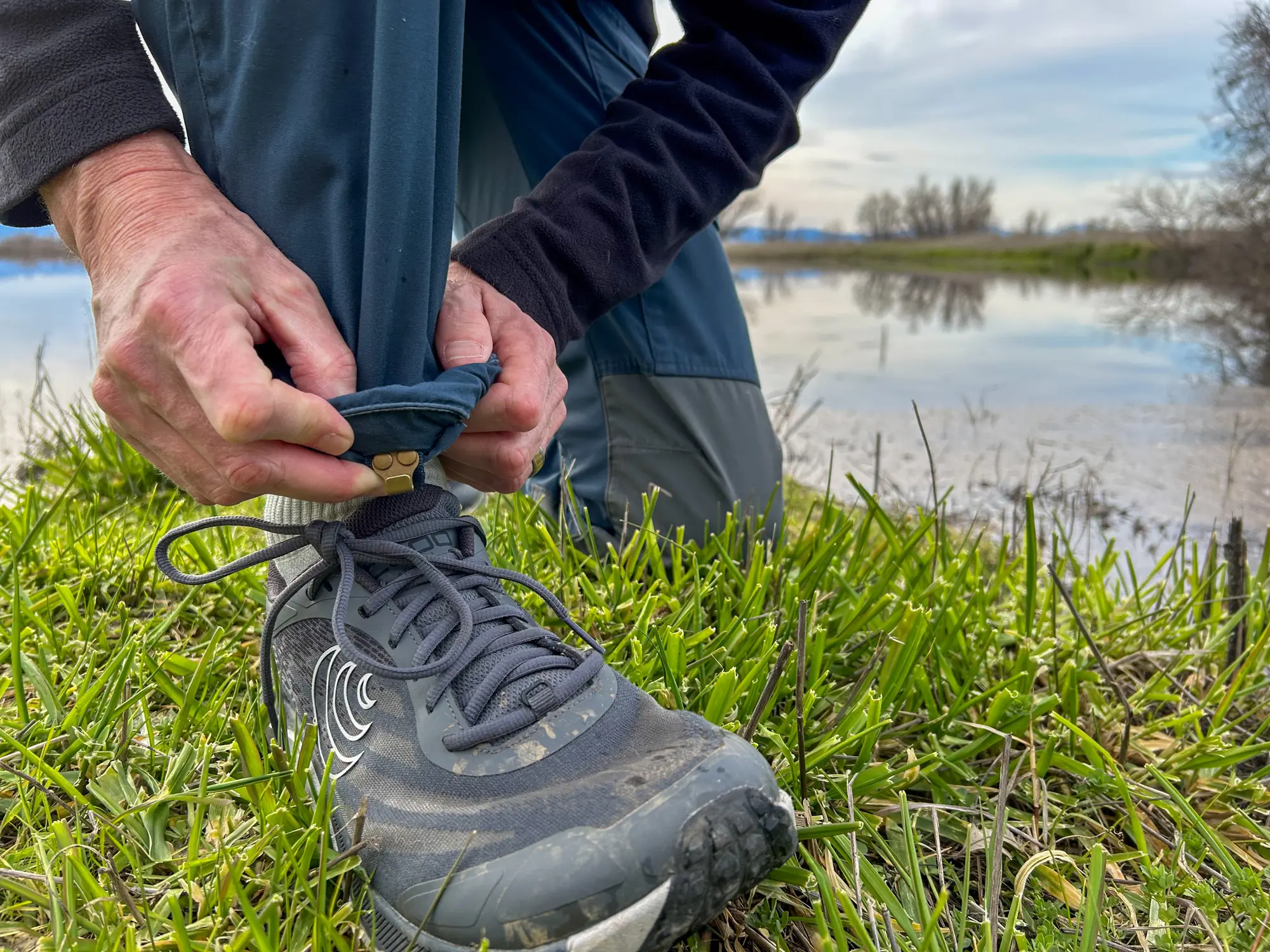 Fjällräven Vidda Pro Ventilated Trousers with a boot hook for secure fit