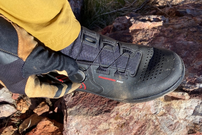 Adjusting the BOA dial on the Five Ten Freerider Pro BOA flat pedal shoes