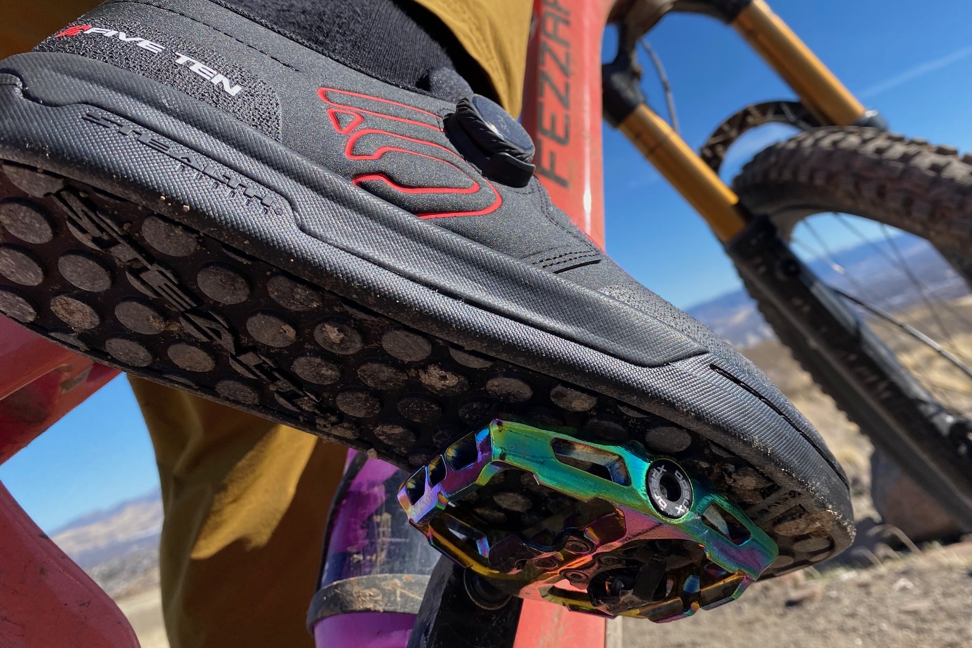 The Dotty tread and Stealth rubber sole of the Freerider Pro BOA shoes
