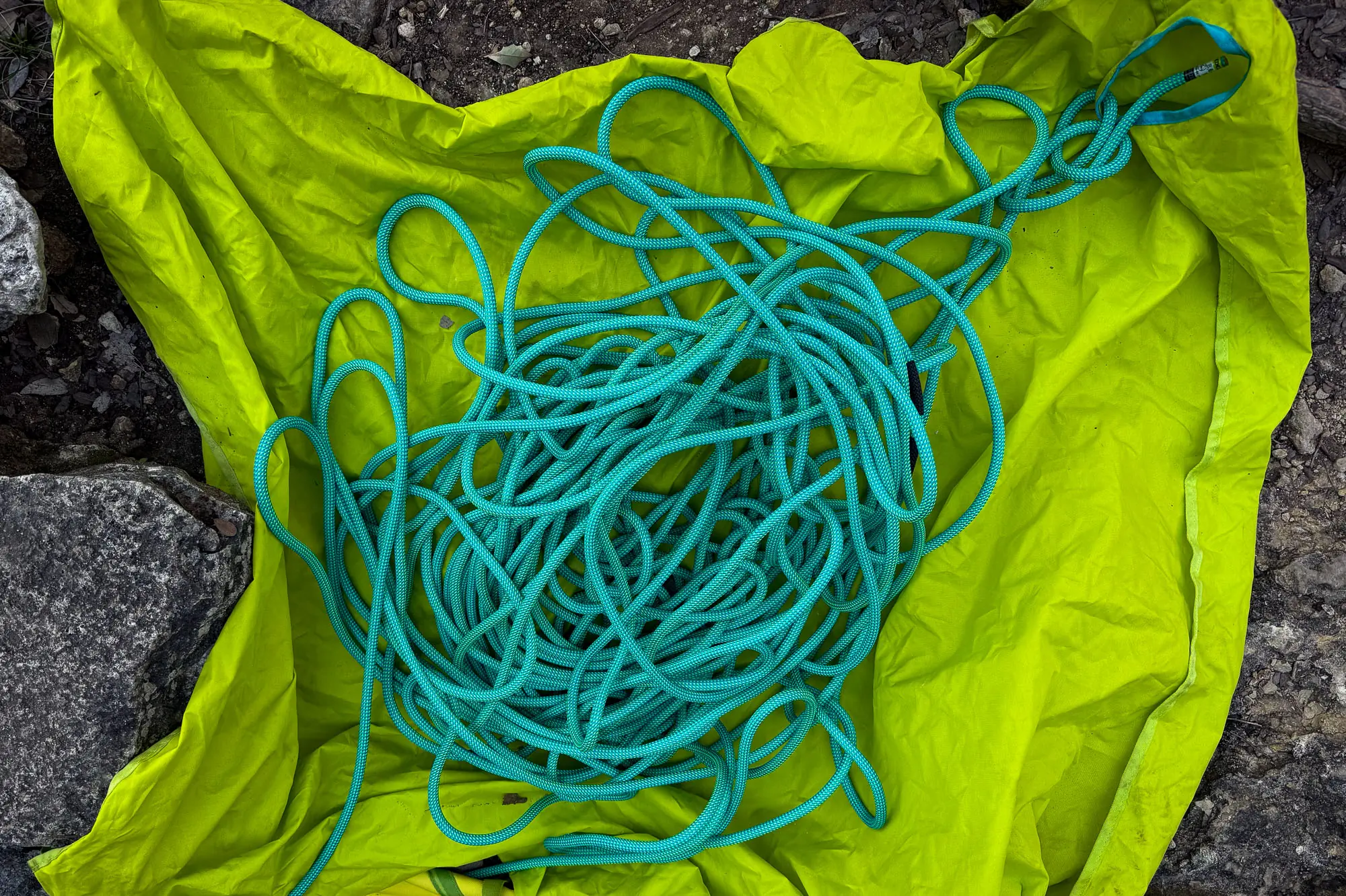 Edelrid Siskin 8.6 flaked on a rope tarp