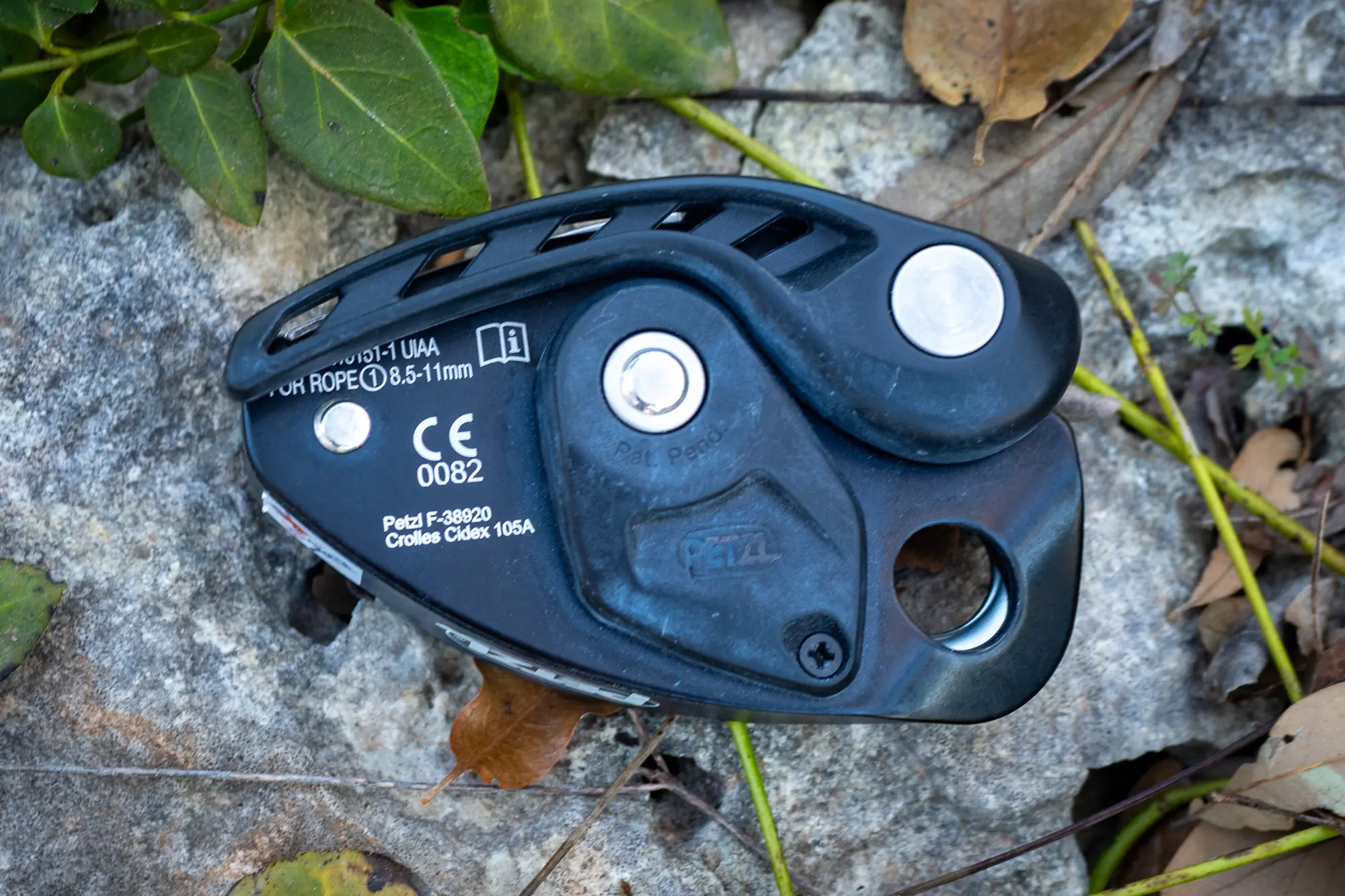 Petzl NEOX back view