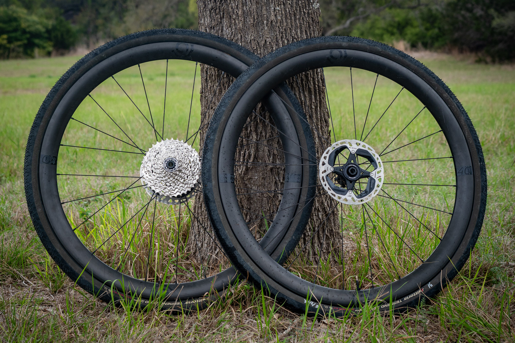 Industry Nine Solix SL AR 40c wheelset, side view