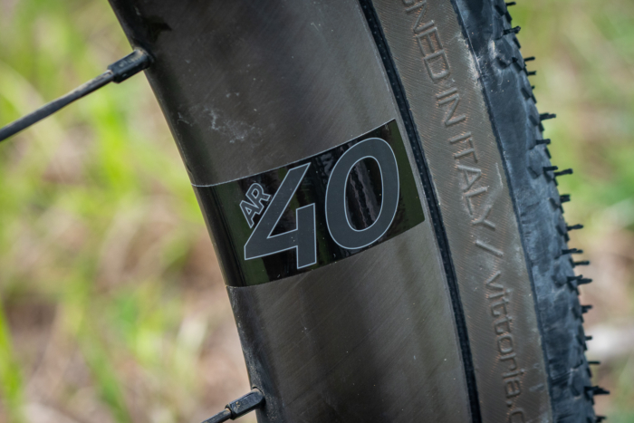 Side rim profile of the Industry Nine Solix SL AR 40c allroad wheel