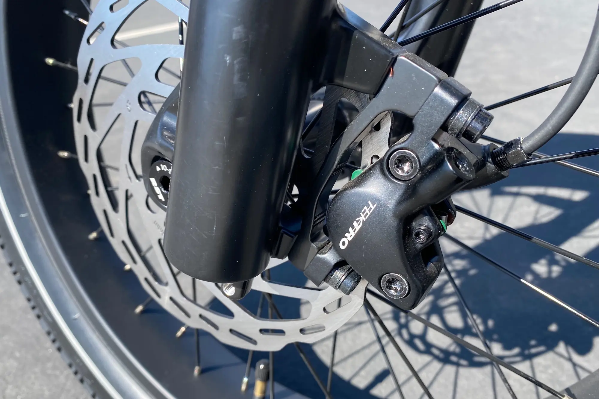 The Tektro hydraulic disc brakes on the RadWagon 5