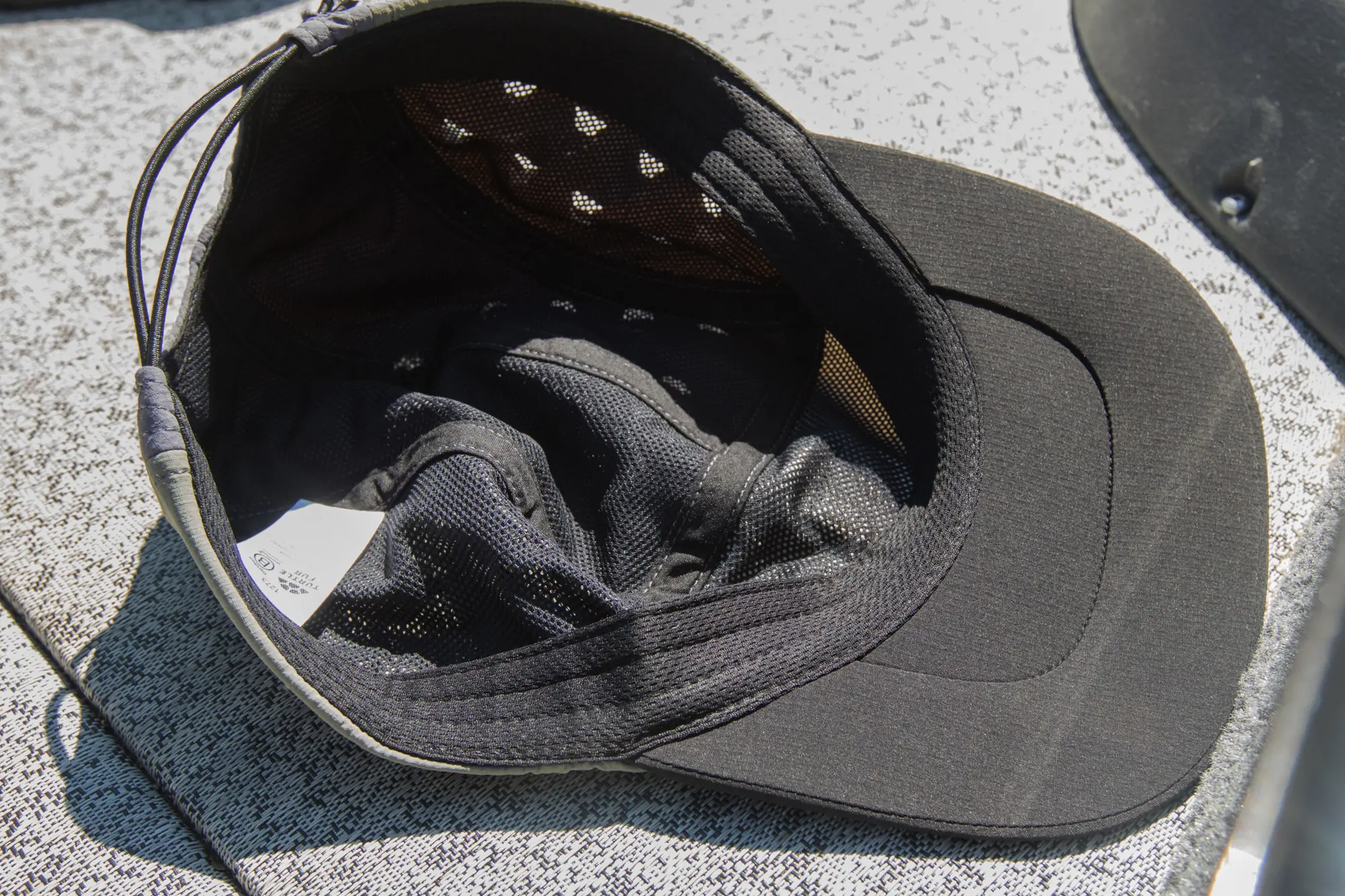 Mesh lining on the Turtle Fur Way Out Fishing hat