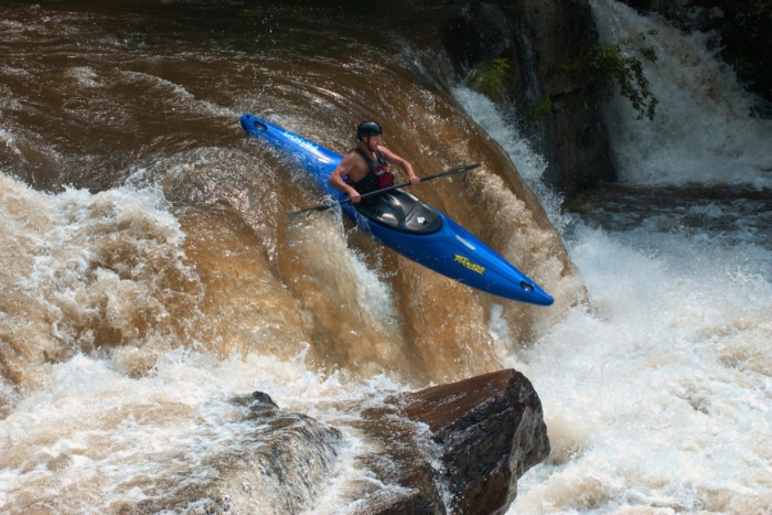 Whitewater kayaking on the elusive Cheoah River