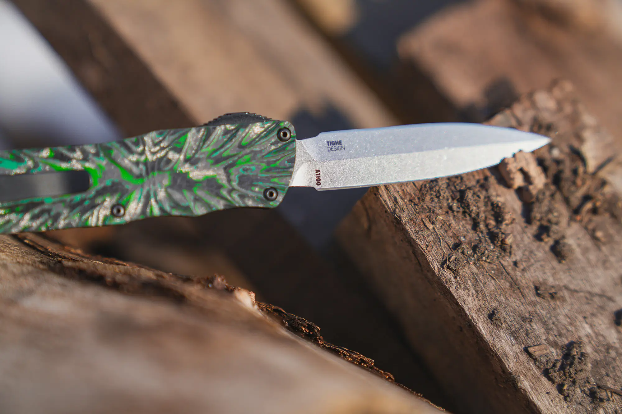 Sexy, Speedy Slicer: CRKT Twist Tighe OTF Review