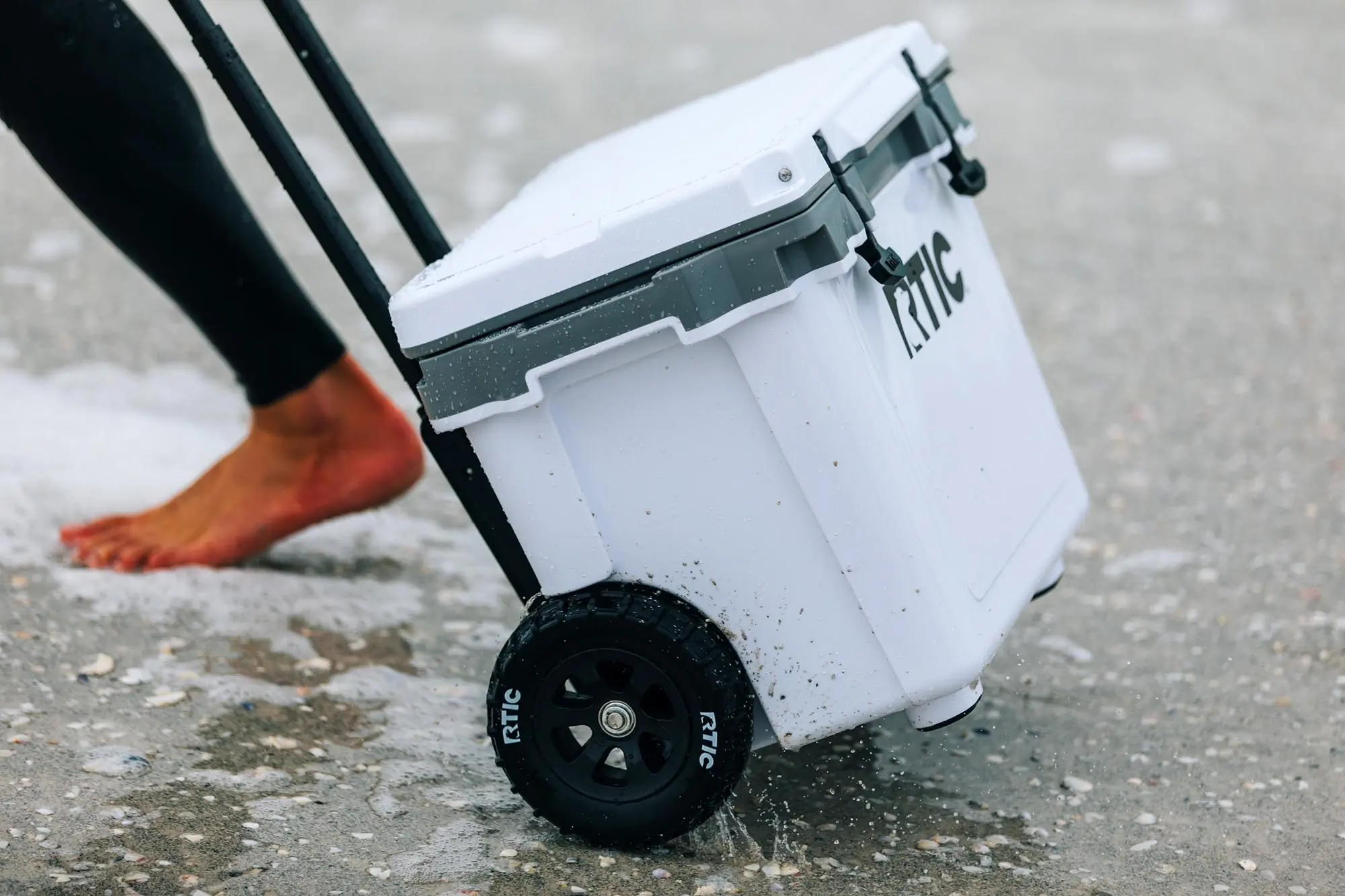 rtic wheeled cooler 22 qt