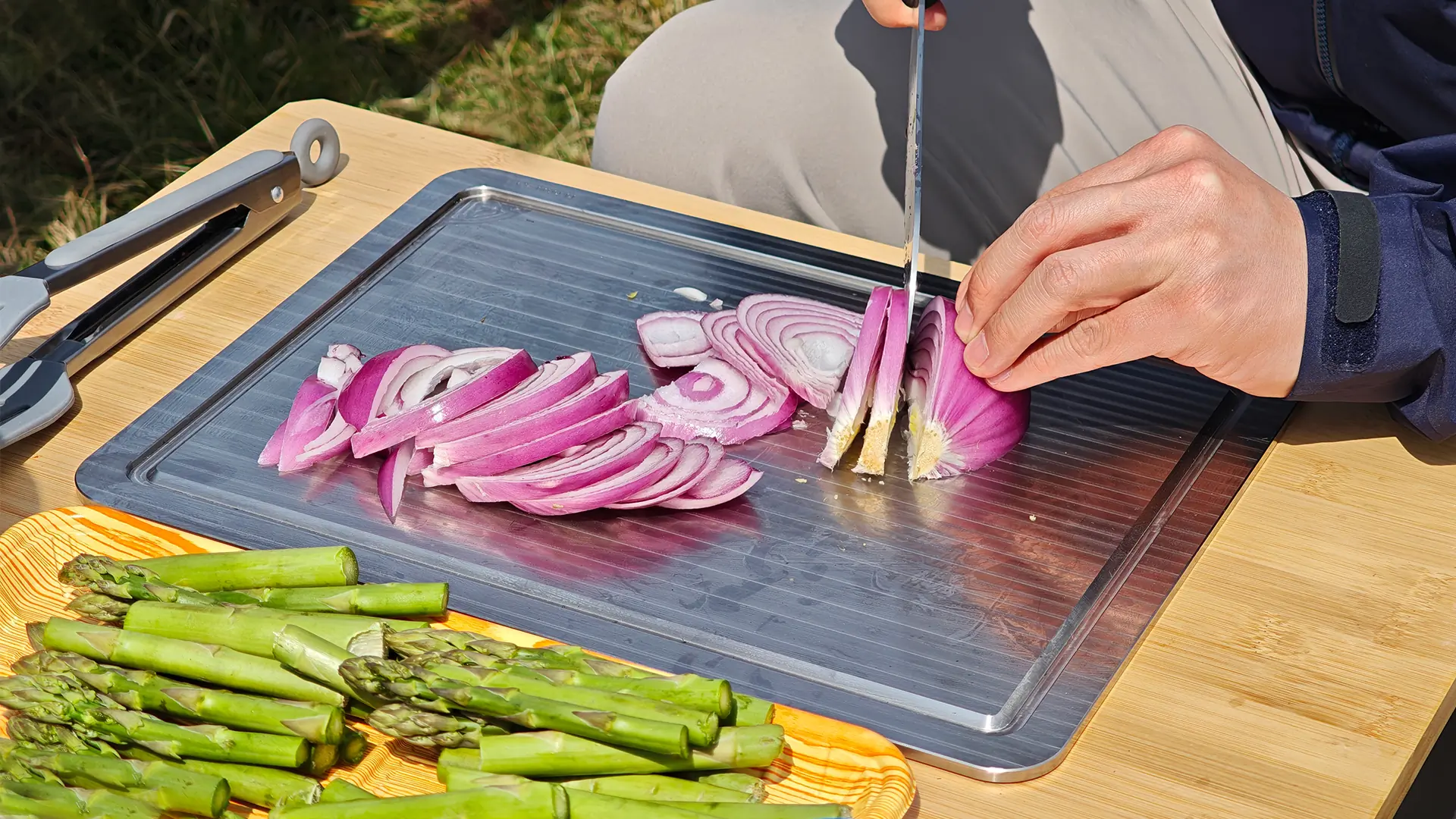 Titaner Titanium Versatile Oven Tray and Cutting Board