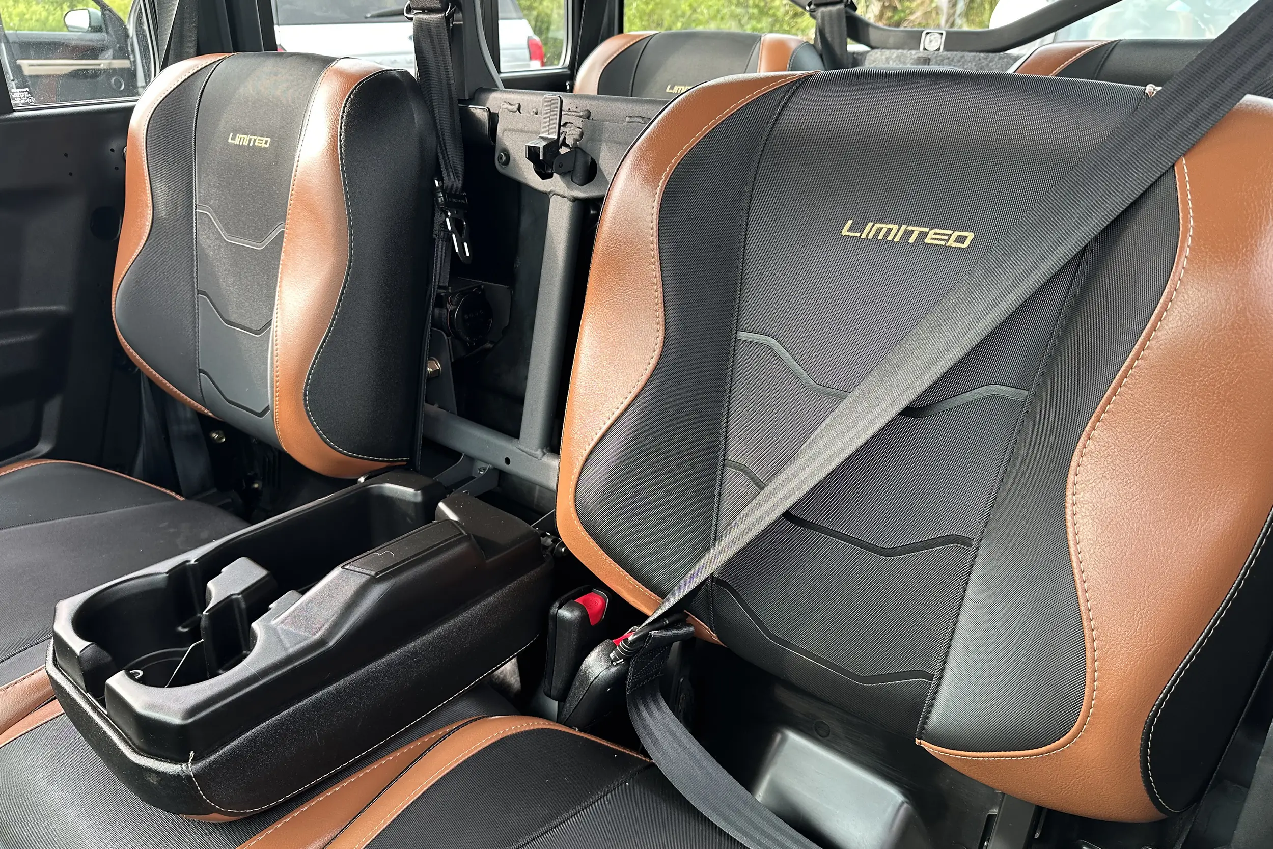 "Limited" trim package Defender Max