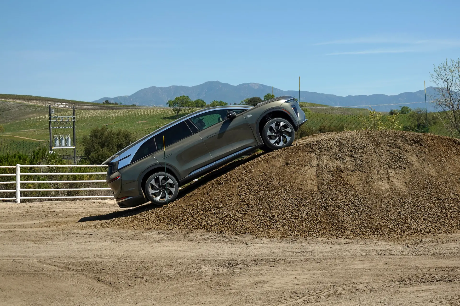 Lucid Gravity Grand Touring