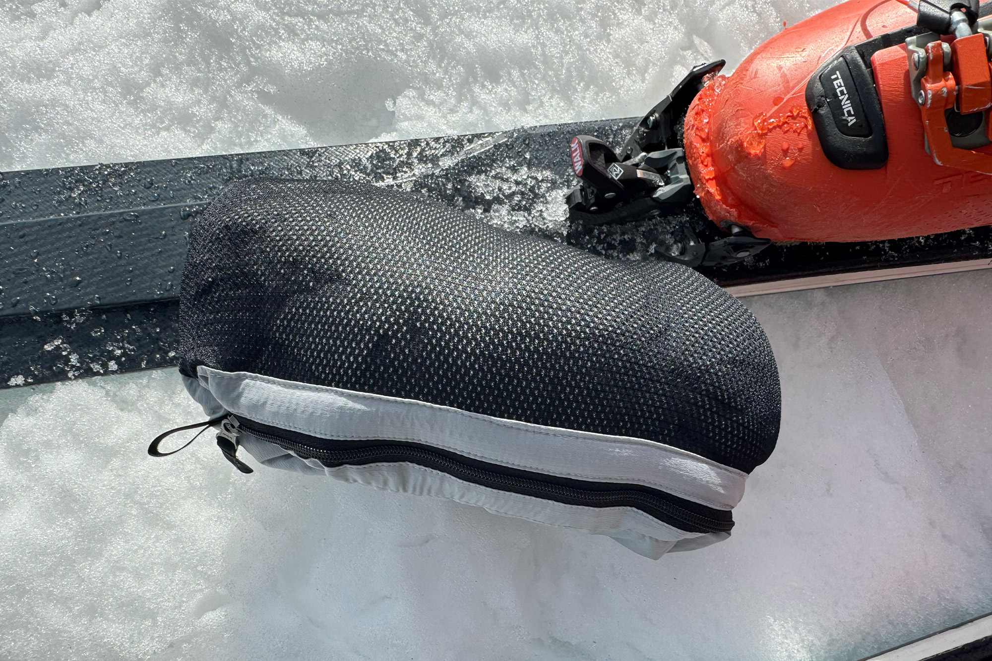 Mountain Hardwear Kor Alloy Crew packed in the bag