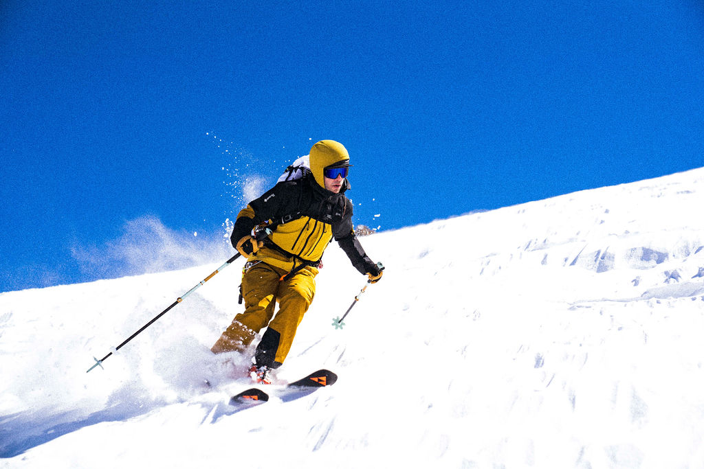 man skiing in Mountain Hardwear Mythogen kit
