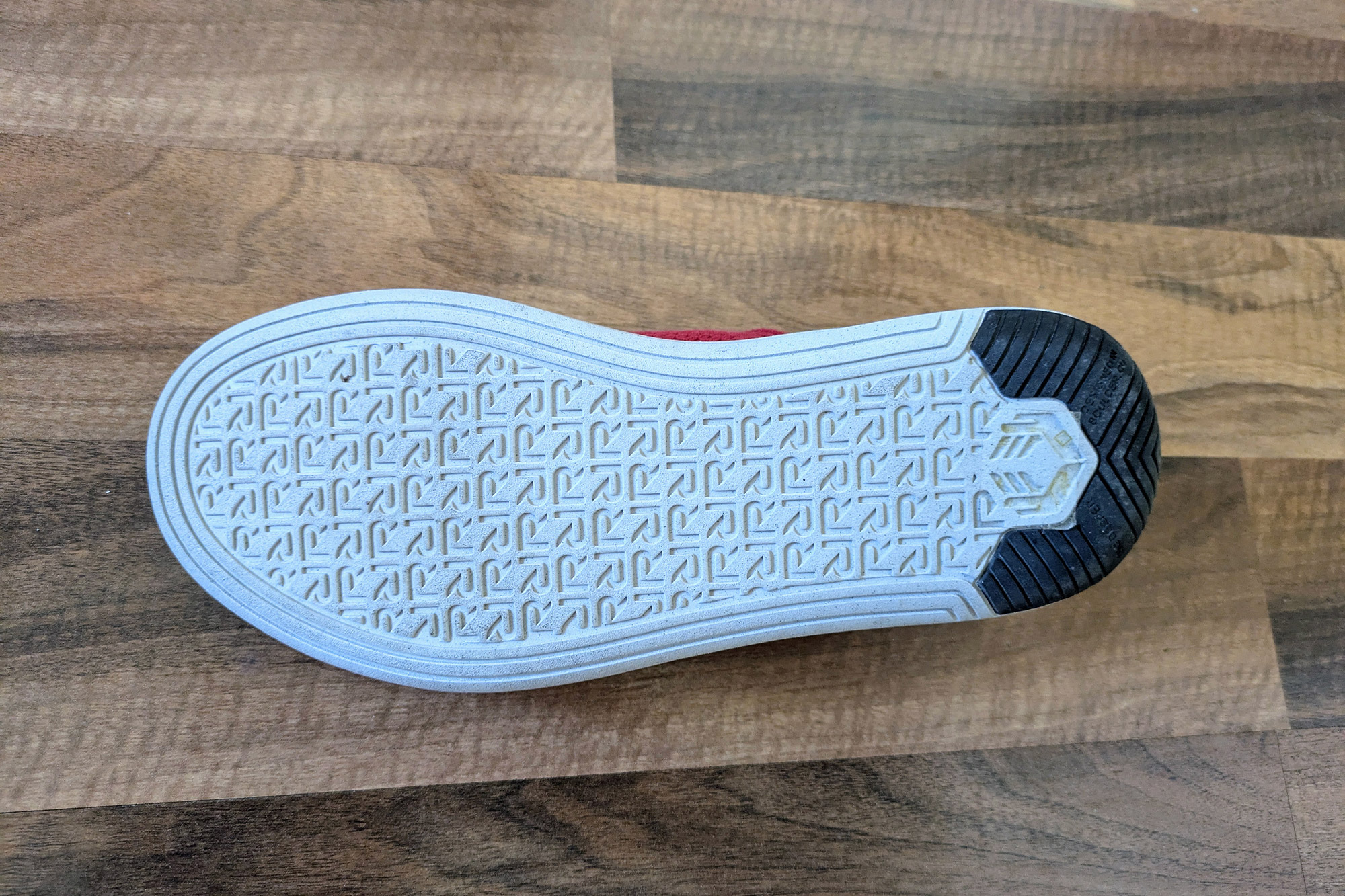 Bottom view of Roll Recovery Superplush Classic Women's Shoe showing sole pattern