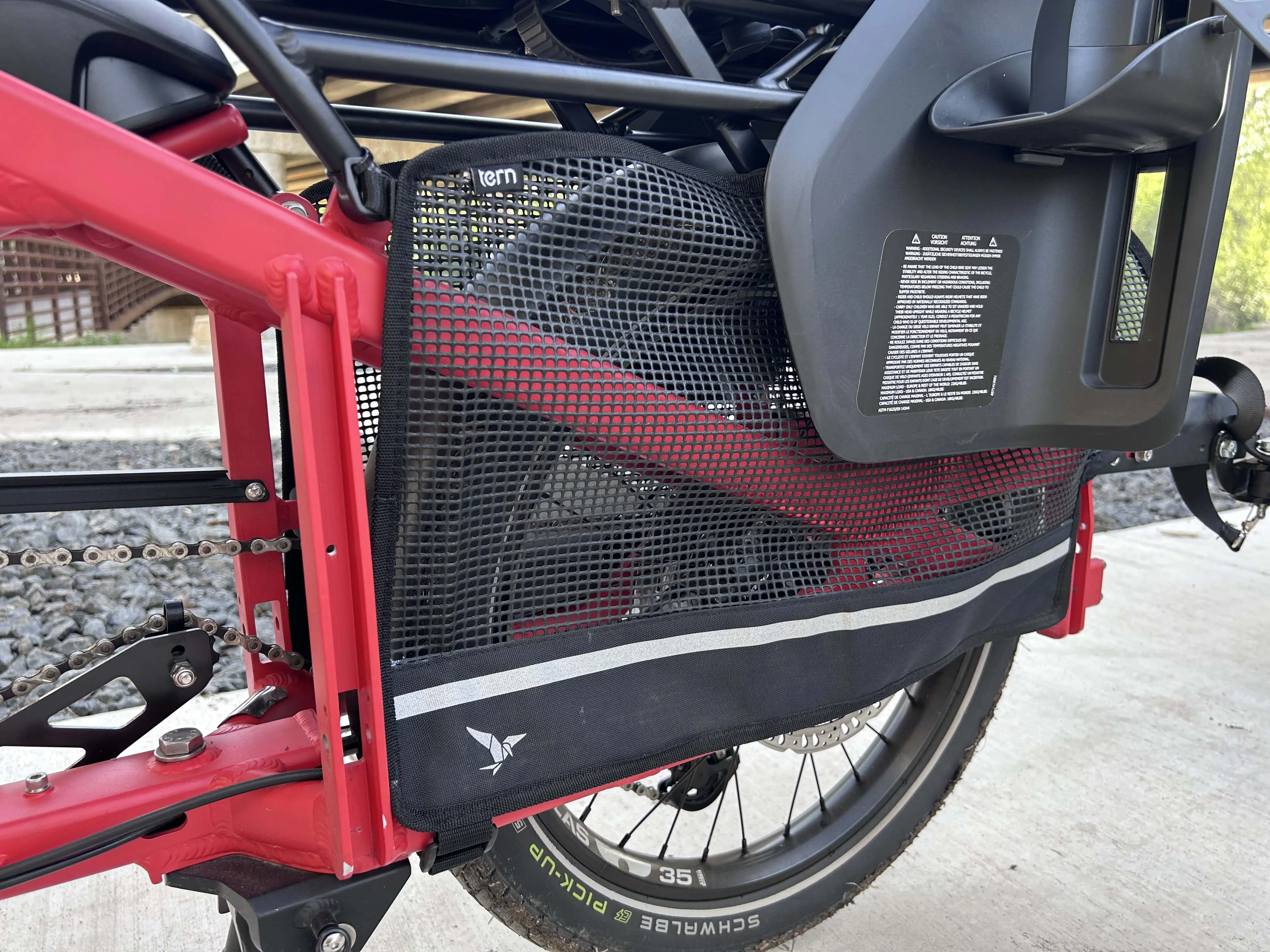 Tern Quick Haul Long rear wheel guards.