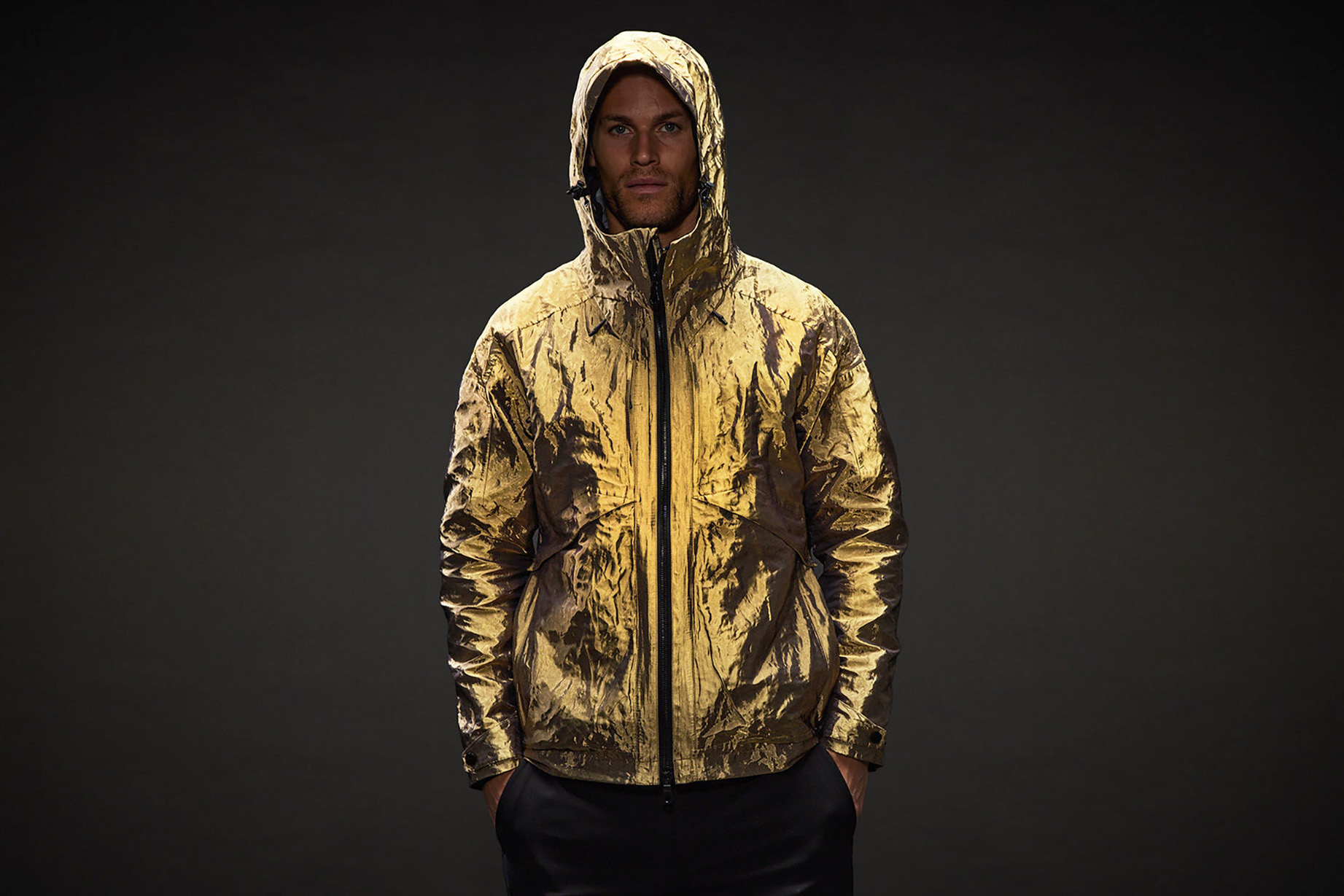 volleback full metal jacket gold on model