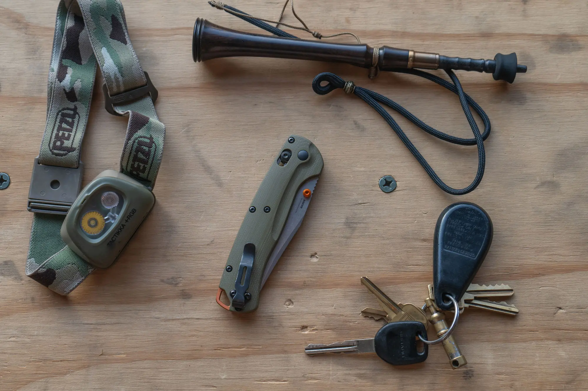 The Benchmade Taggedout closed on a table