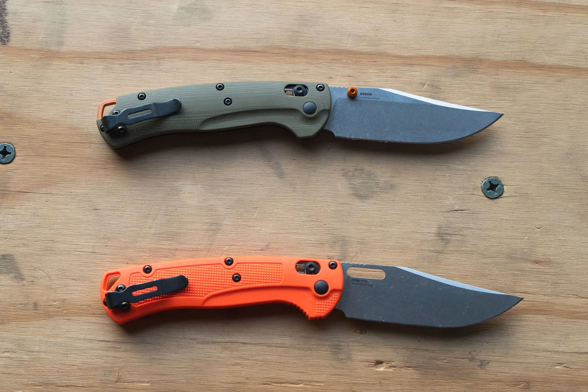 The Benchmade Taggedout G10 compared with Grivory